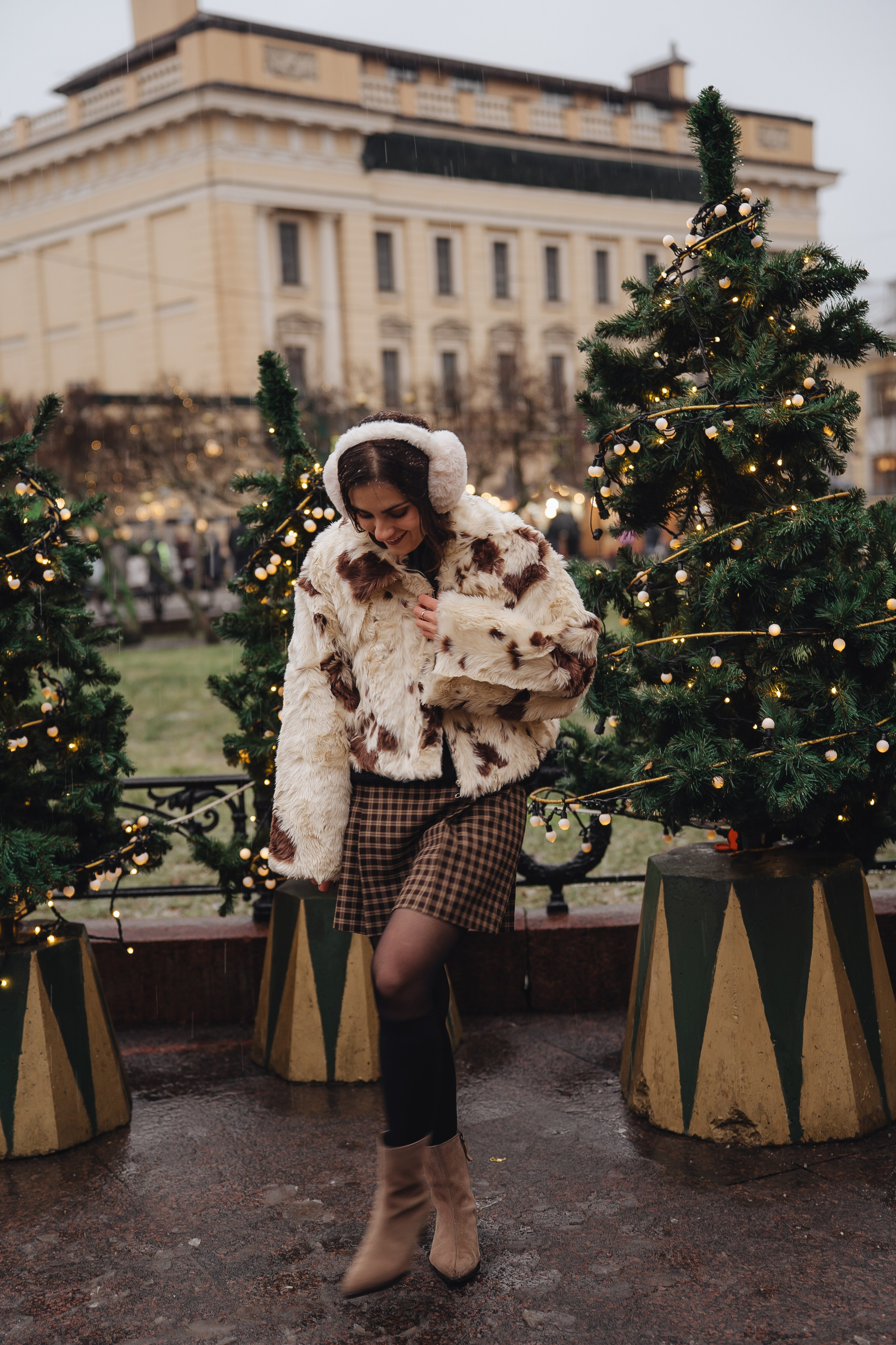 ПРОГУЛКА НА МАНЕЖНОЙ ПЛОЩАДИ ДЛЯ ДЕВУШКИ ПЕРЕД НОВЫМ ГОДОМ (НОВОГОДНЯЯ ФОТОСЕССИИЯ НА МАНЕЖНОЙ ПЛОЩАДИ). Профессиональный фотограф, Санкт-Петербург — Виктория Богомолова