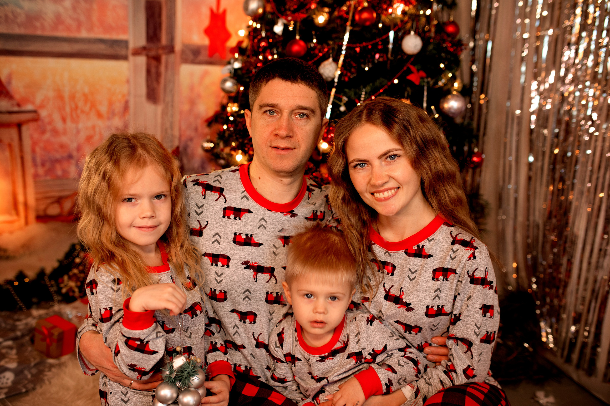 Новый год. ДЕТСКИЙ И СЕМЕЙНЫЙ ФОТОГРАФ в Сосново, Ленинградской области и Спб