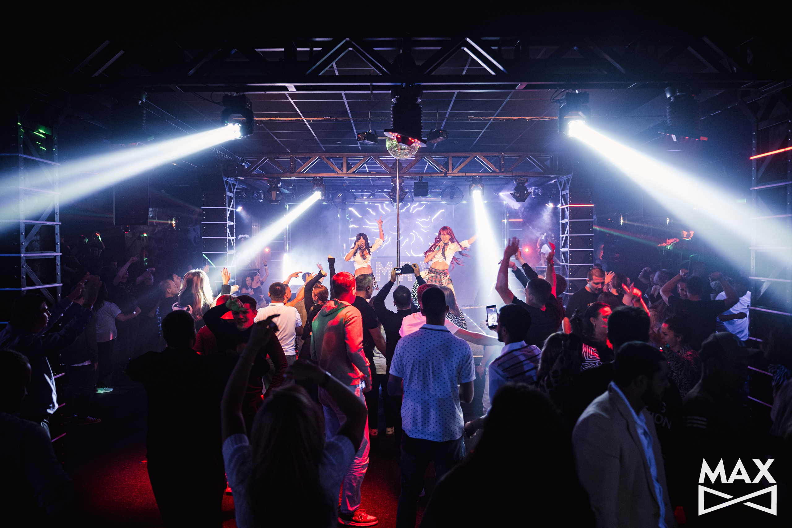 NIGHT CLUB «MAX». Фотограф Великий Новгород Артем Чернецкий