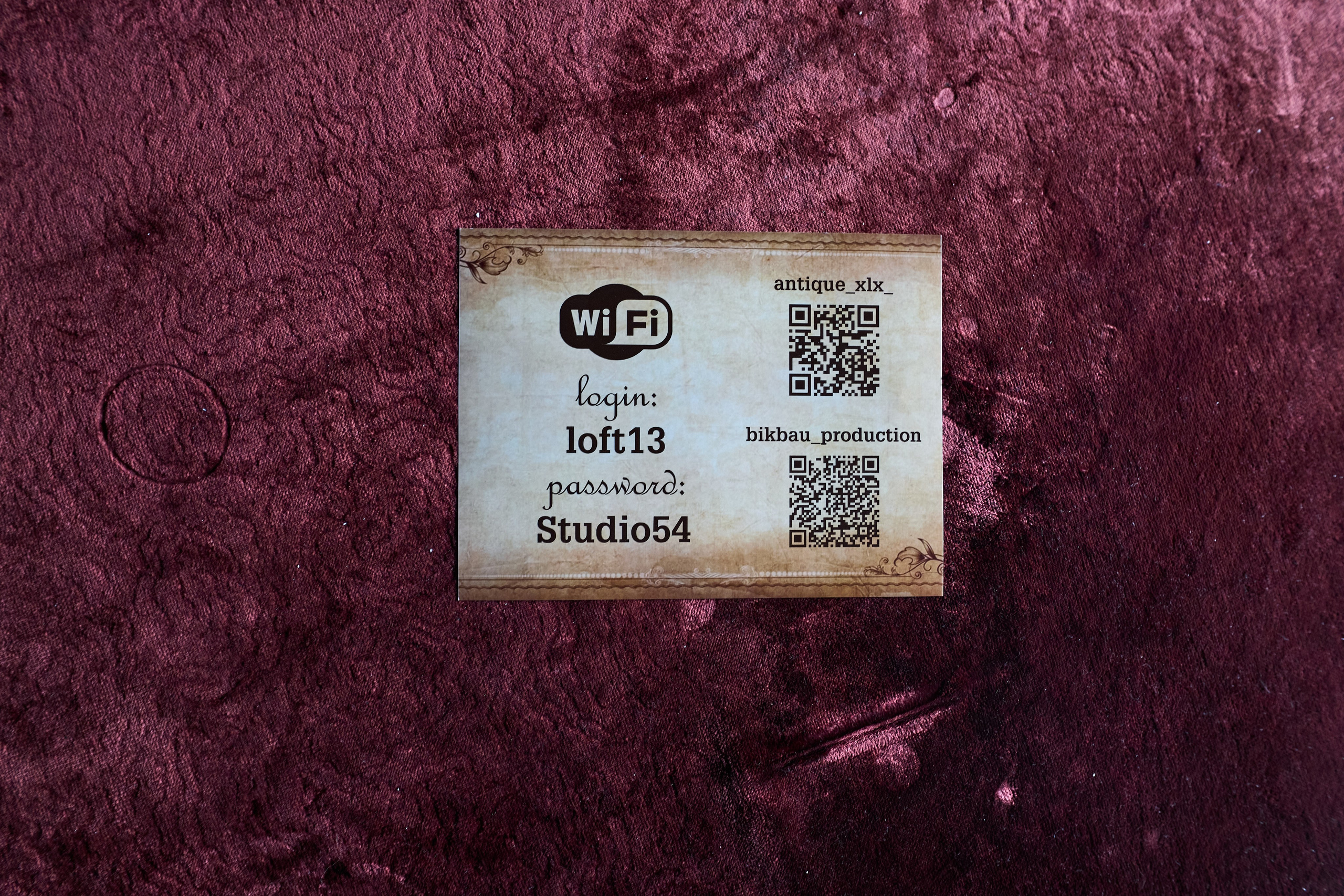 Интерьерная съемка здания продюсерского центра «Бикбау». Фотограф Олег Сотник