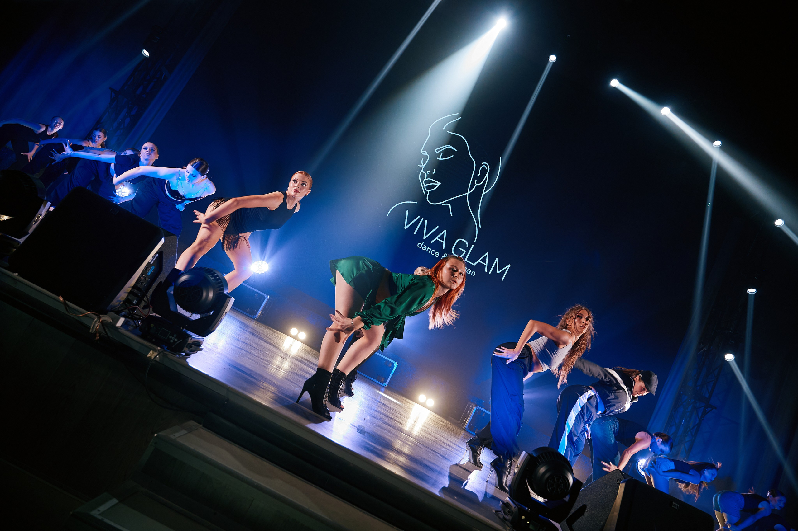 VIVA GLAM Отчетный концерт. Фотограф и видеограф в Кургане Леонид Корнильев