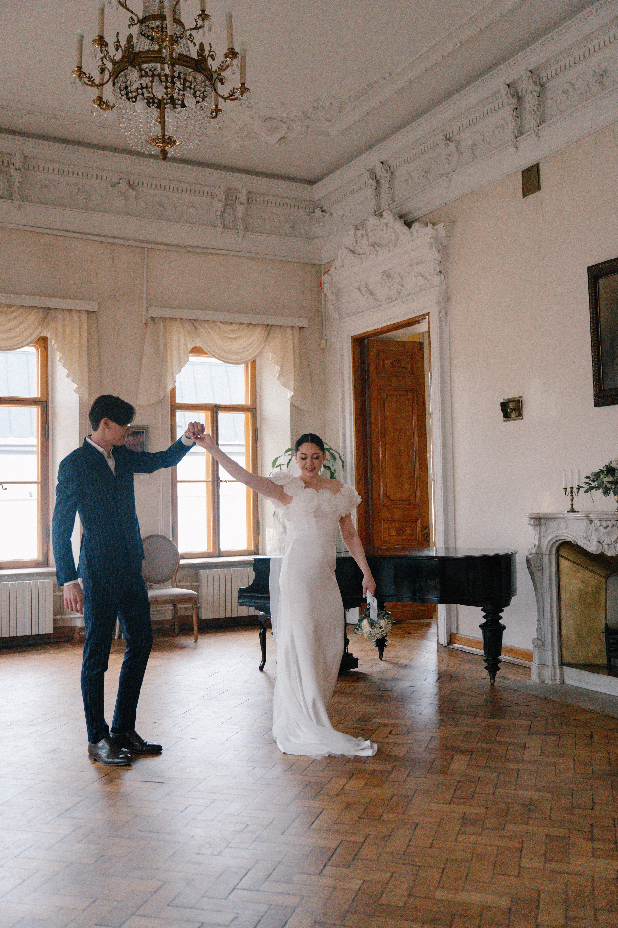 Свадебная фотосессия в Библиотеке читальне им. Пушкина