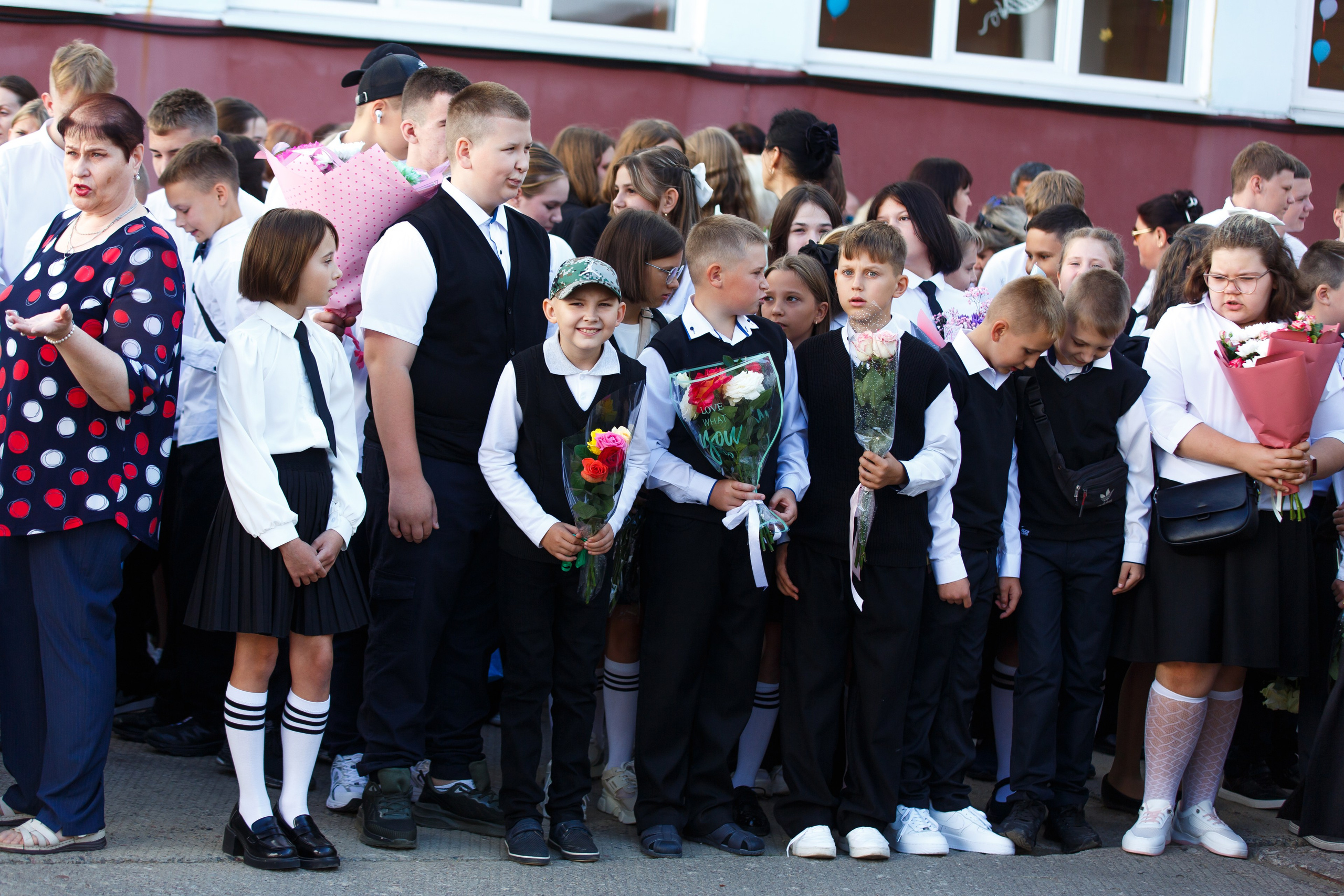 01 СЕНТЯБРЯ 2024 (МБОУ г. Мценска «Средняя школа № 9»). Профессиональный фотограф в Мценске и Орловской области