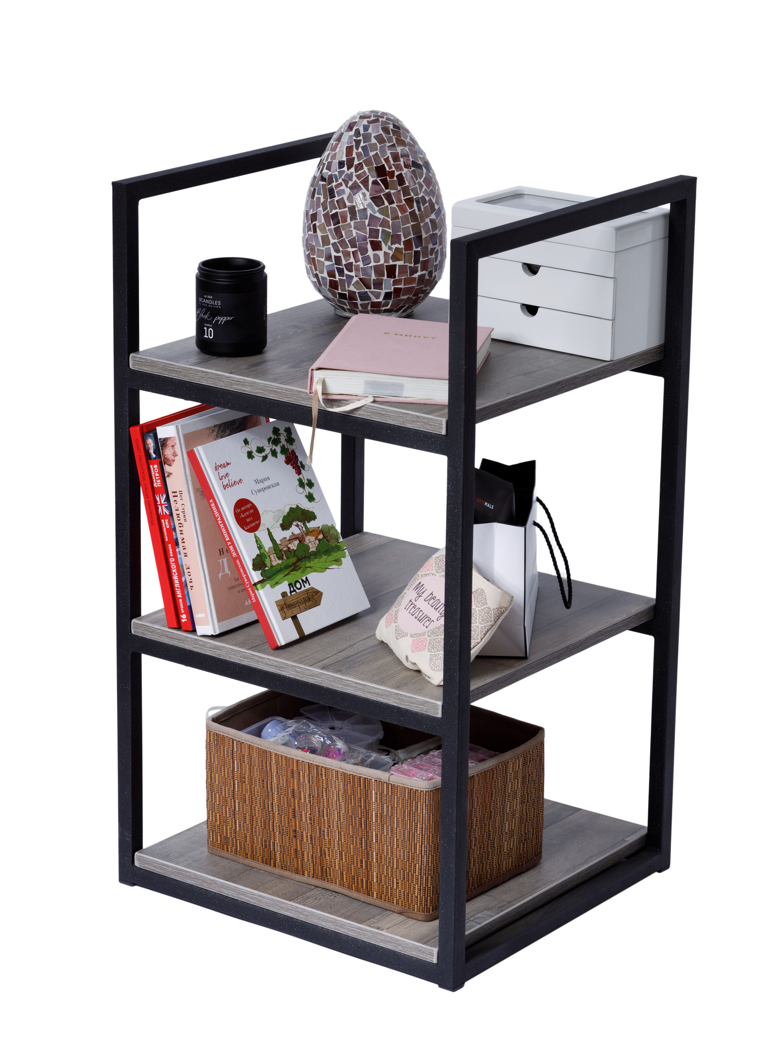 Каталожный кадр на белом фоне тумбочки прикроватной