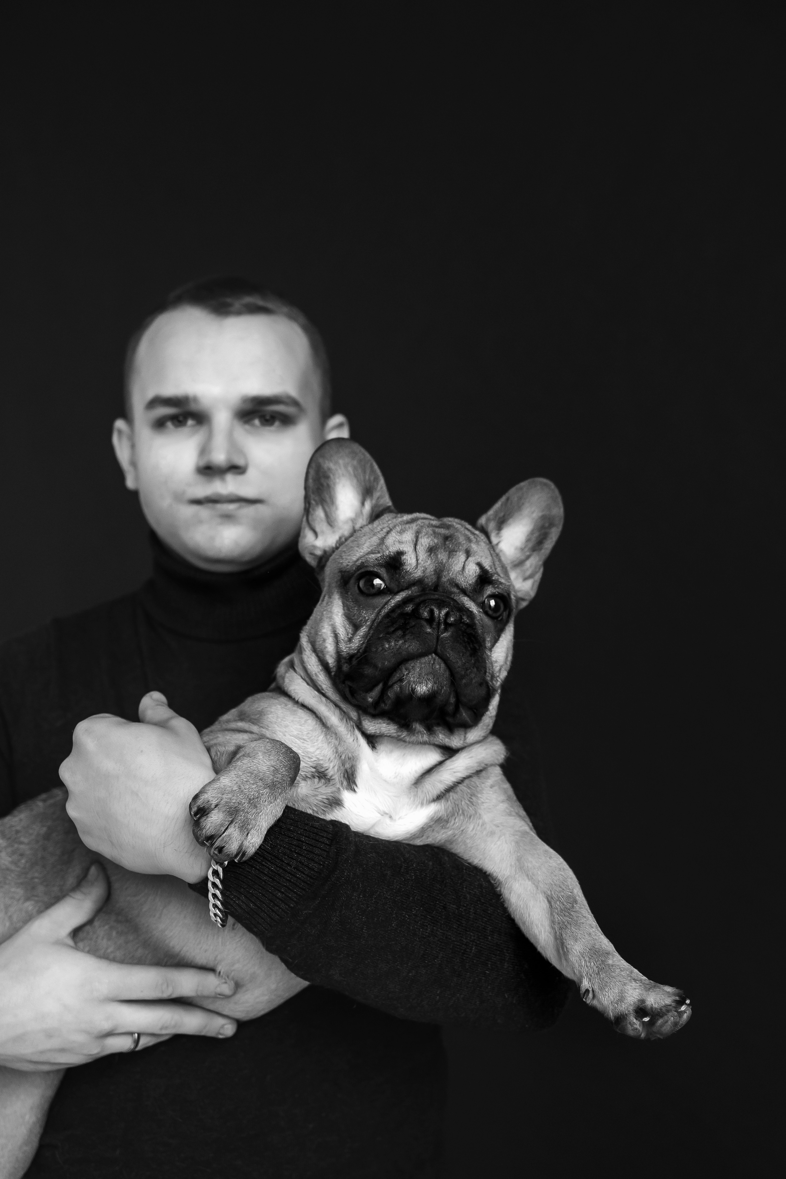 Фотосессия бульдогов Лео и Марса в догфрендли студии