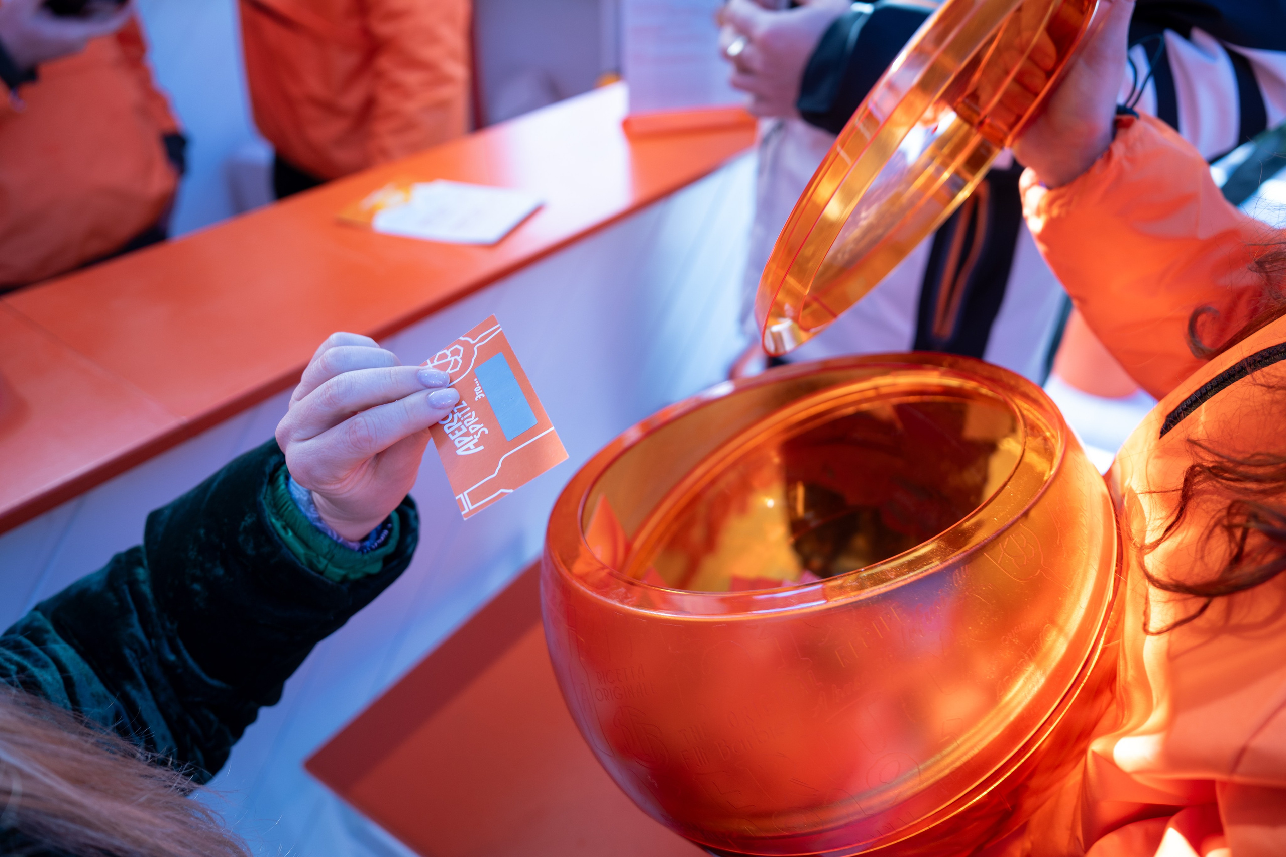 Фотоотчет партнерской интеграции Aperol Spritz на Роза Фест 2025. Репортажный фотограф в Красной Поляне и Сочи Павлюченко Екатерина