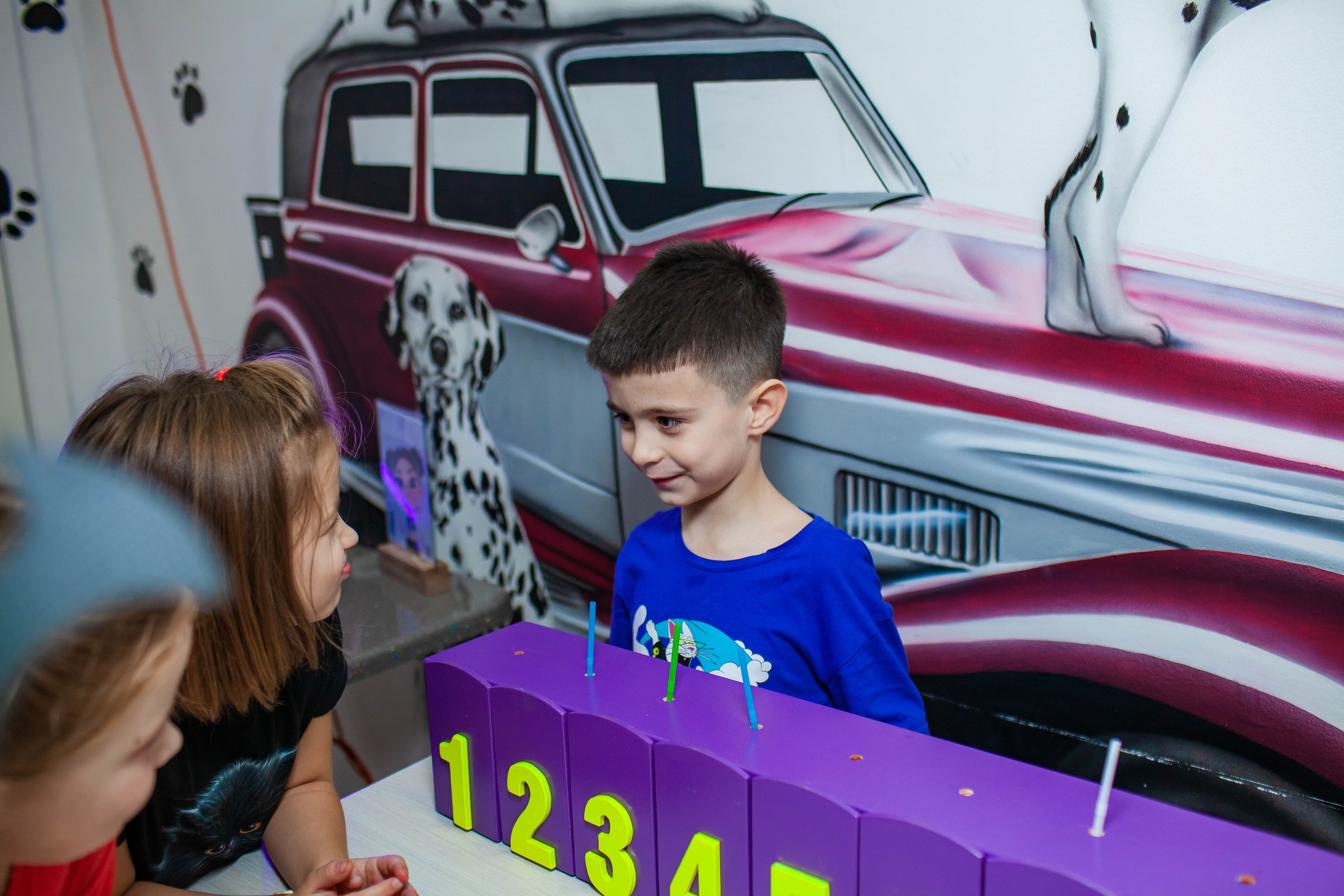 Неон Челендж День рождения Ярослава. Детский и семейный фотограф в Санкт-Петербурге Елизавета Сорокина