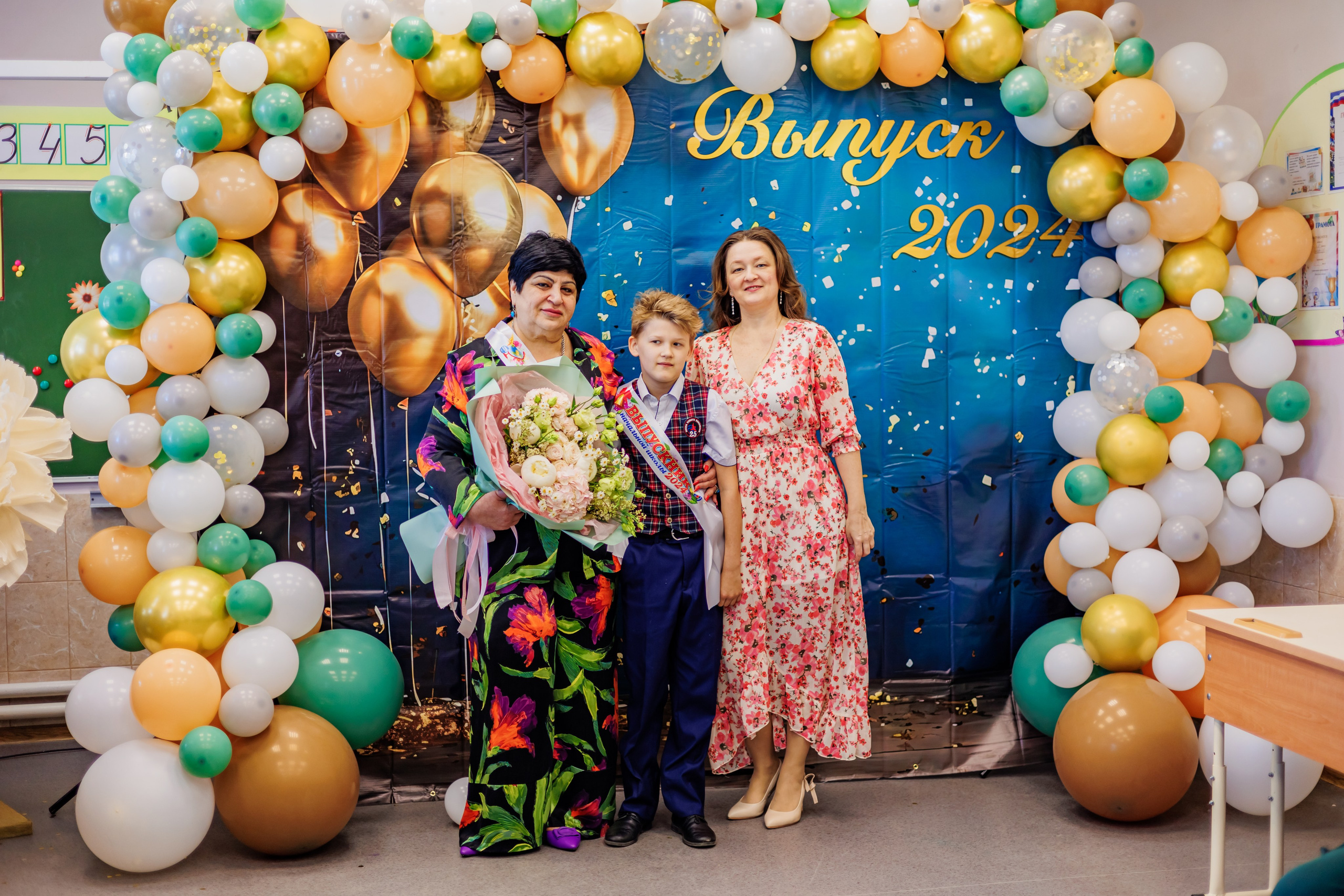 Выпуск 4а 25школа'24 год. Свадебный и семейный фотограф в Армавире