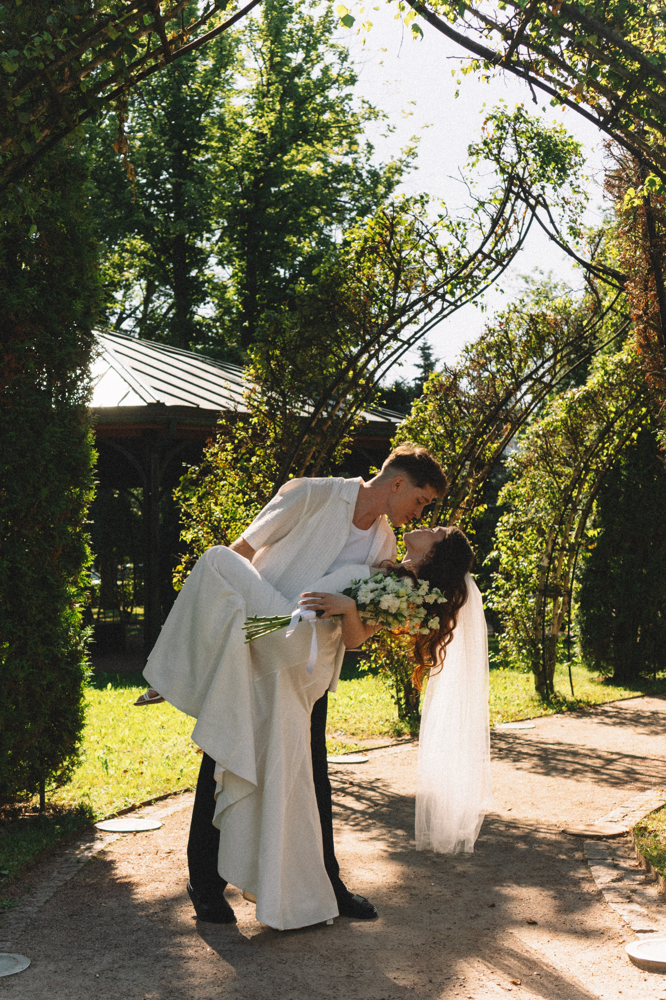 СВАДЕБНАЯ СЬЕМКА В ПЕТЕРГОФЕ И СЬЕМКА РЕПОРТАЖА В ЗАГСЕ ПЕТЕРГОФА. Профессиональный фотограф, Санкт-Петербург — Виктория Богомолова