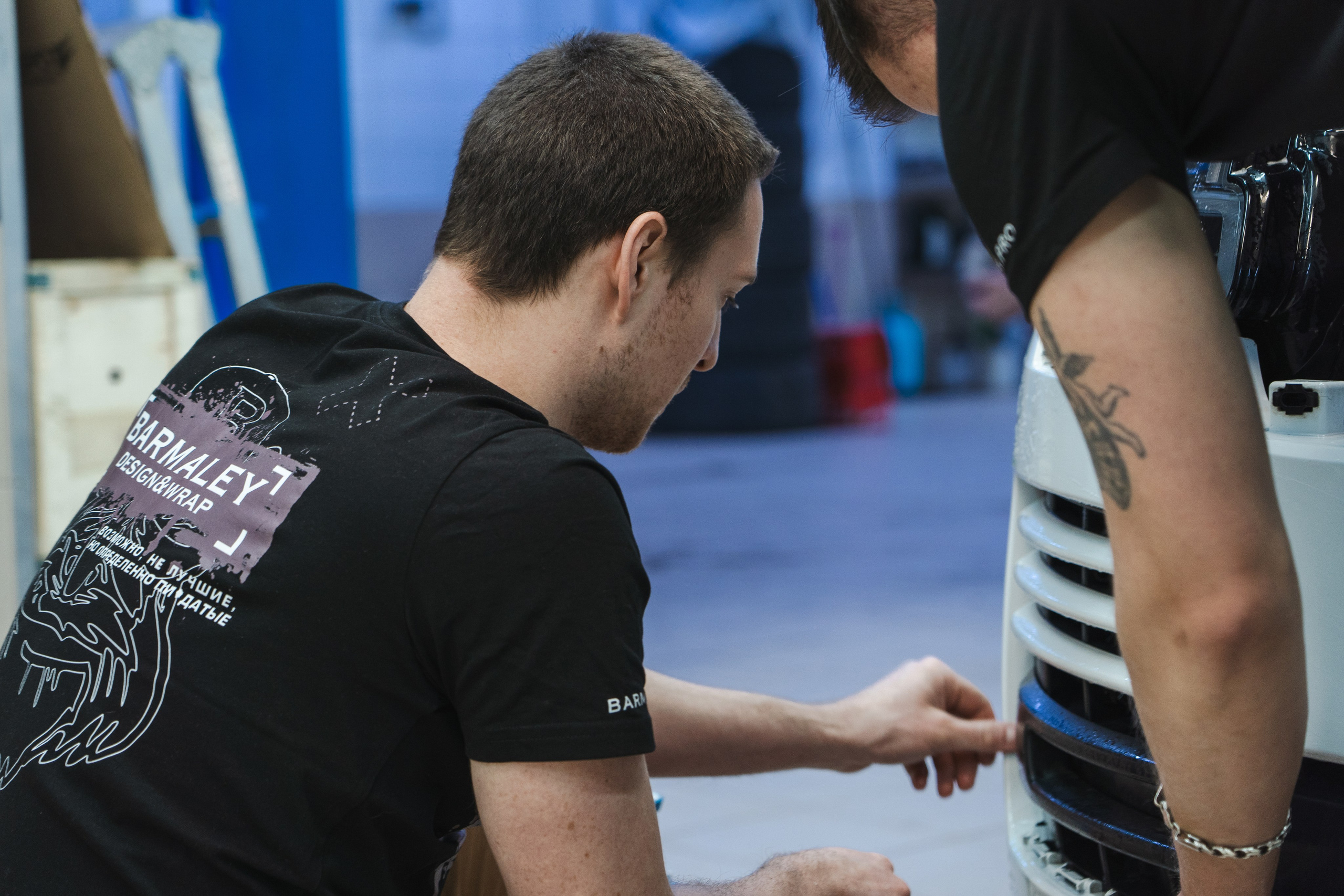 Оклейка автомобиля в защитный полиуретан. Студия дизайна и оклейки авто Barmaley Design