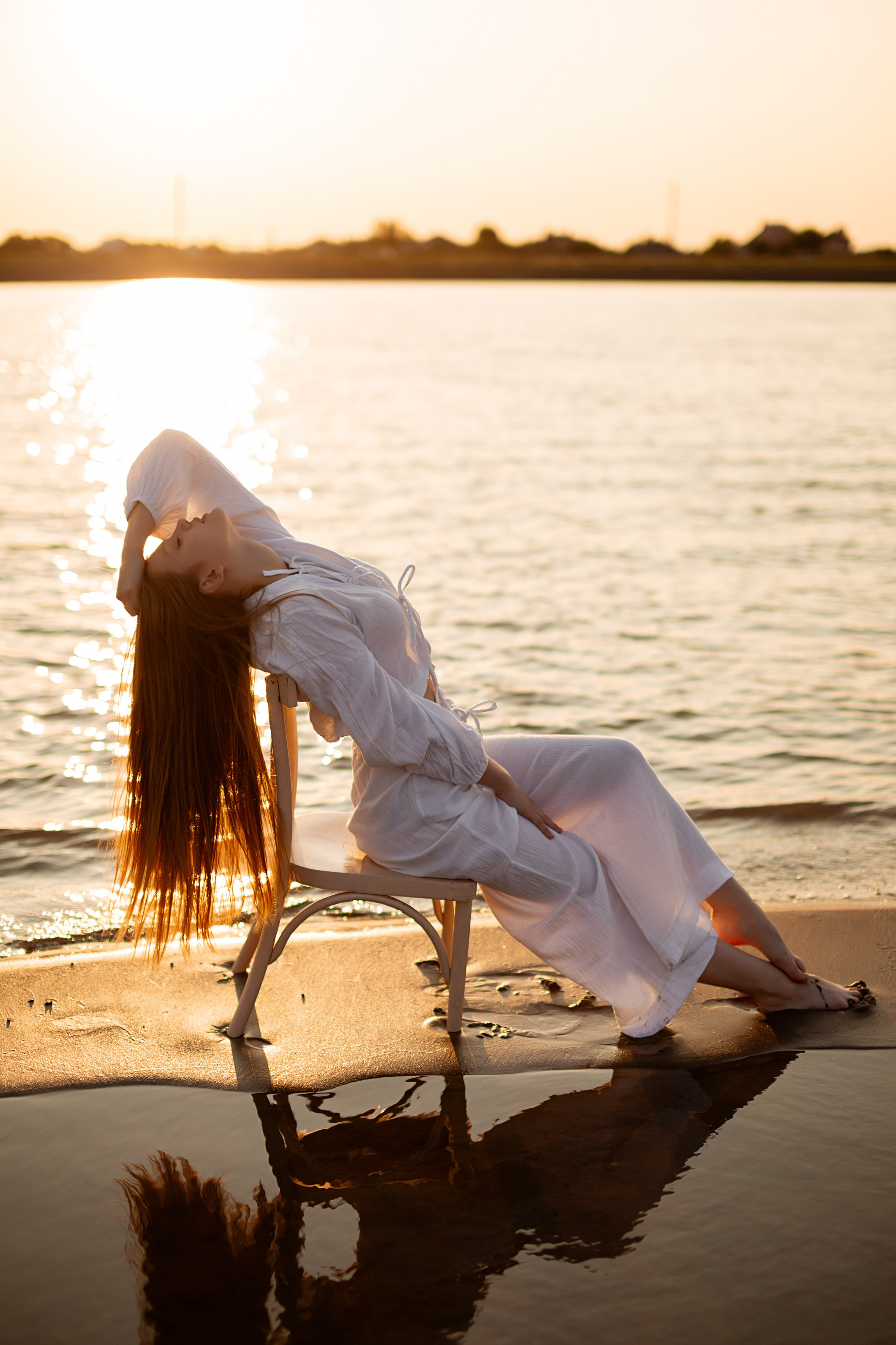 У воды. Https://malovafoto.ru