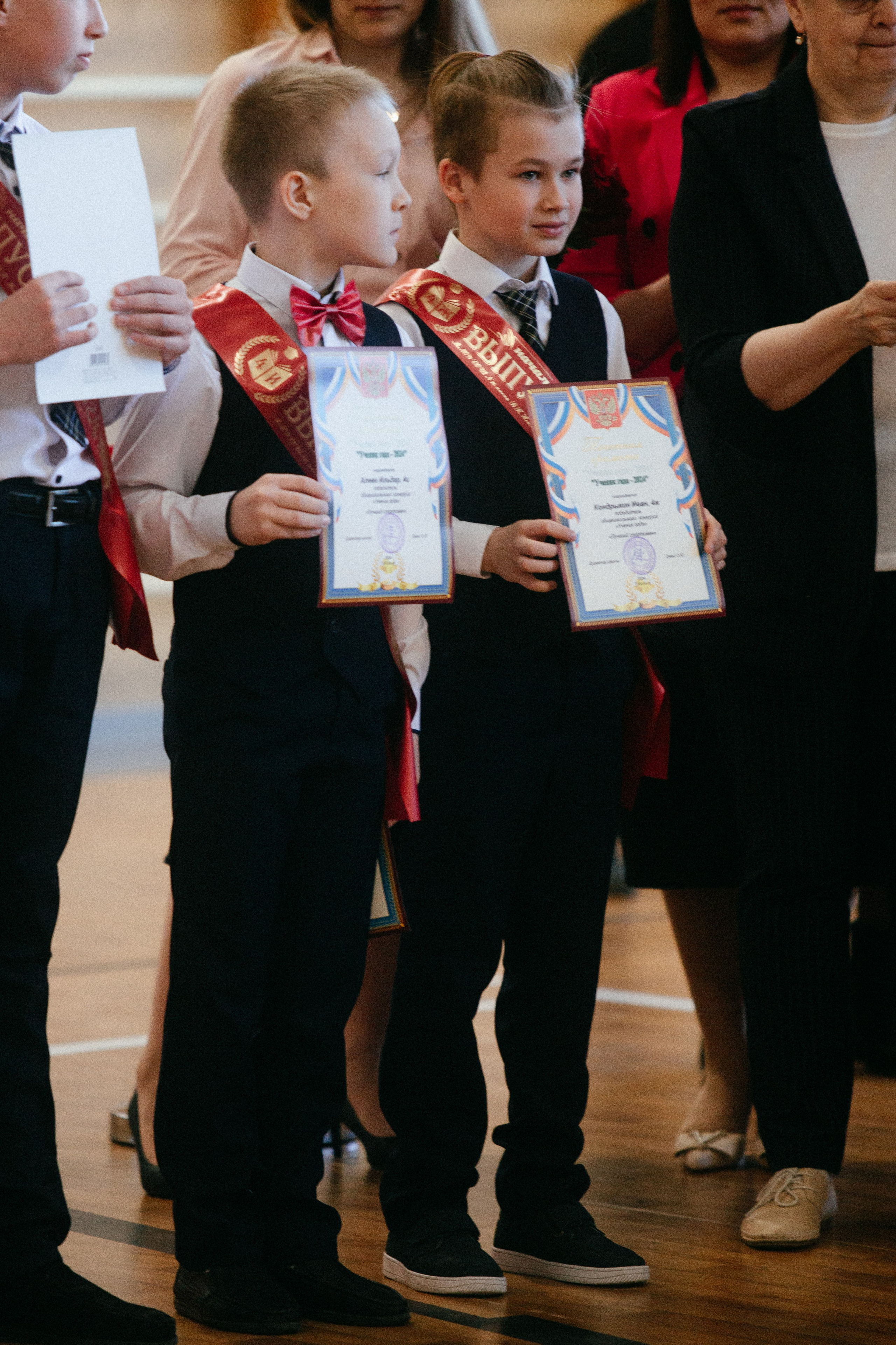 Выпускной в начальной школе. Арт-фотограф Крис Л. в Тобольске: портрет, семейные, свадьбы