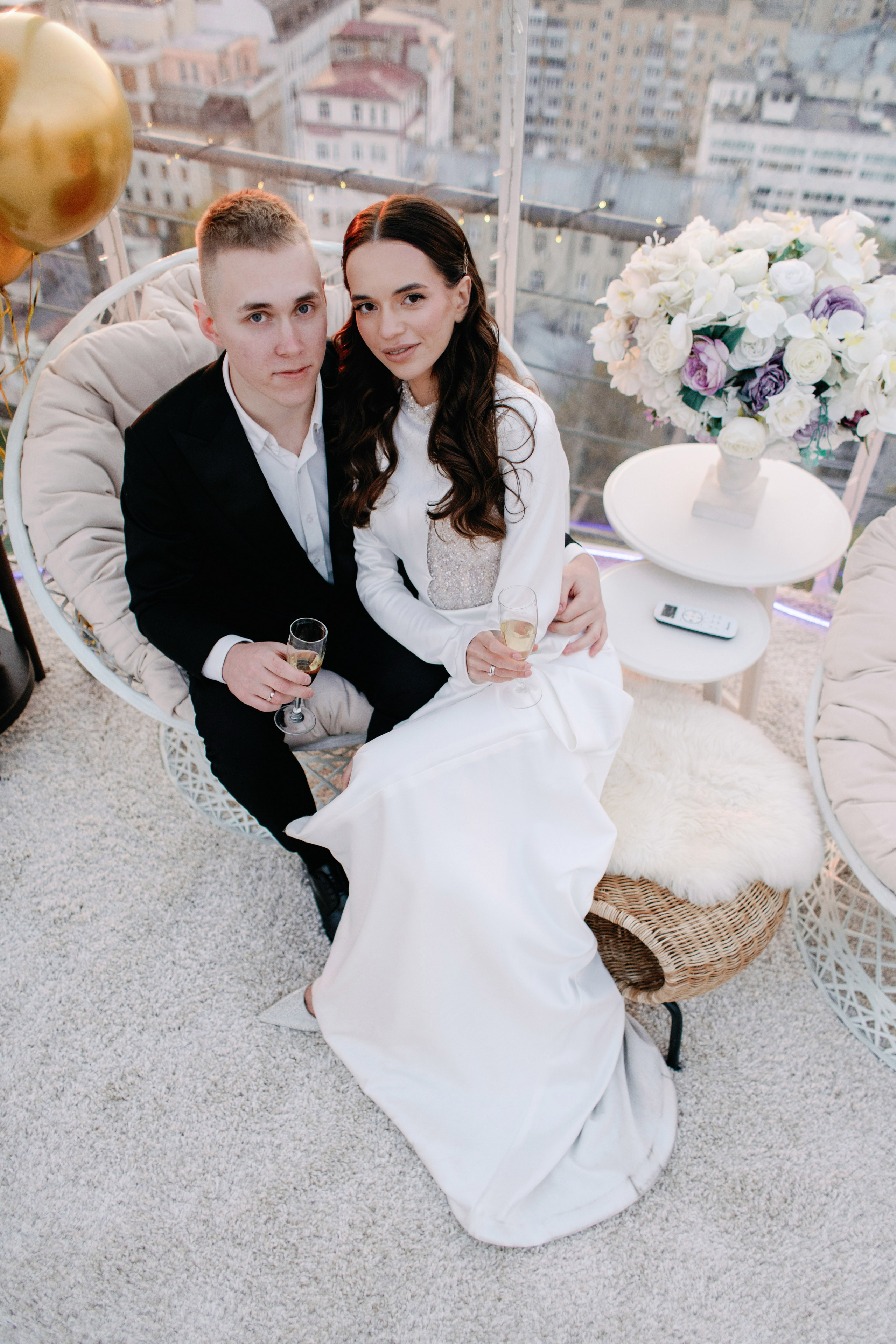 Свадьба для двоих в Москве, фотосессия на крыше, сборы, прогулка в Barvikha Luxury Village