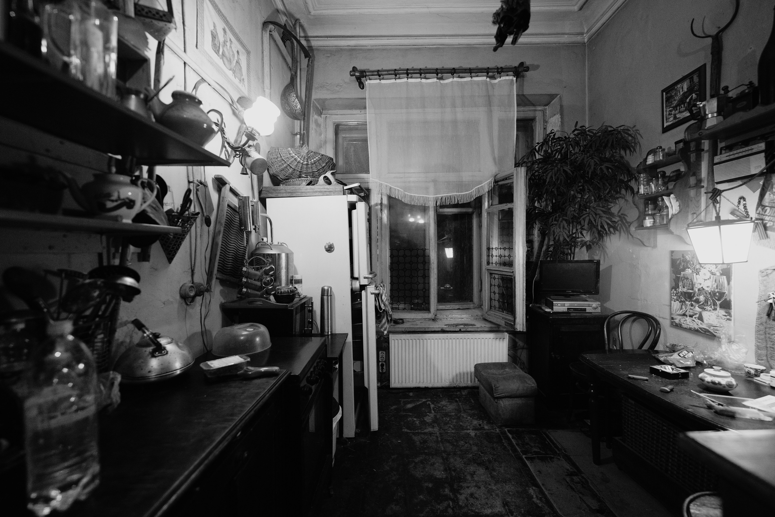 Loweliness. Backstage. @tomrus: Рустам Шагиморданов — фотограф