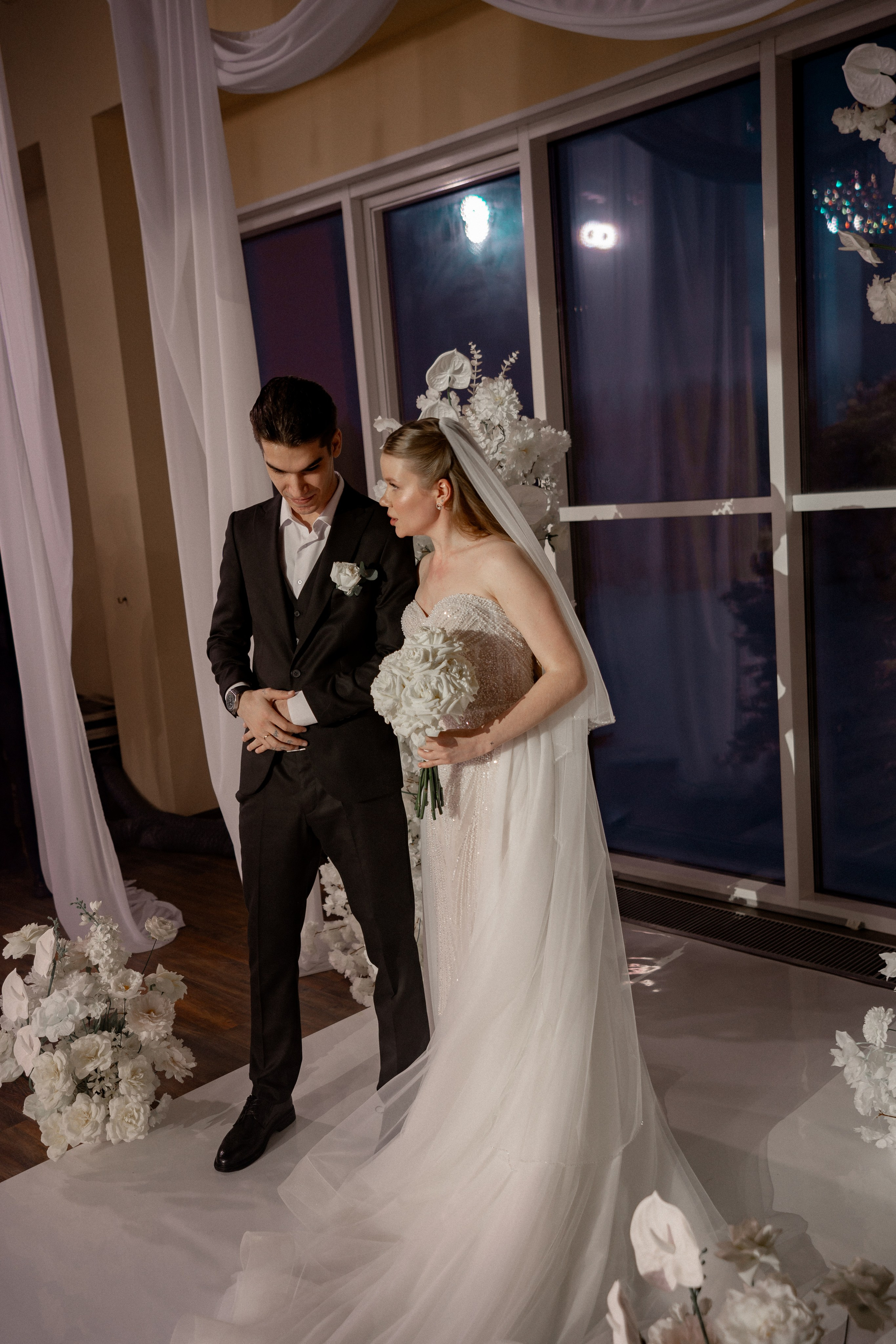 СВАДЕБНАЯ СЬЕМКА СБОРОВ В ОТЕЛЕ И ВЫЕЗД НА ЦЕРЕМОНИЮ (СНЯТО В СИБИРЕ В НИЖНЕВАРТОВСКЕ). Профессиональный фотограф, Санкт-Петербург — Виктория Богомолова