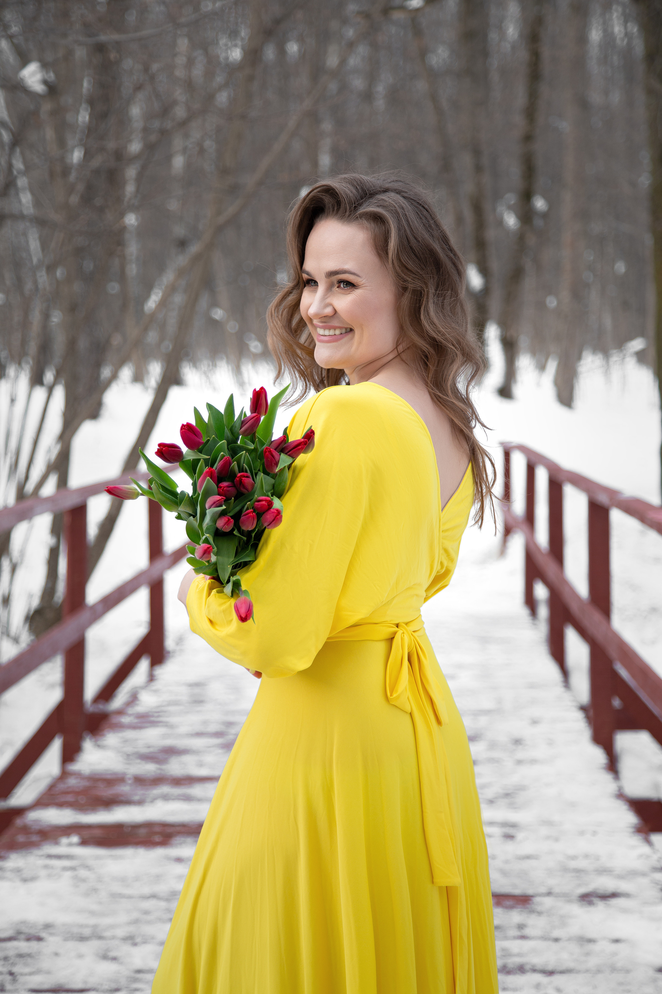 Зимняя фотосессия с тюльпанами — женский портрет в Москве | Анна Татаурова. Фотограф Анна Татаурова | Авторская фотосъемка в Москве