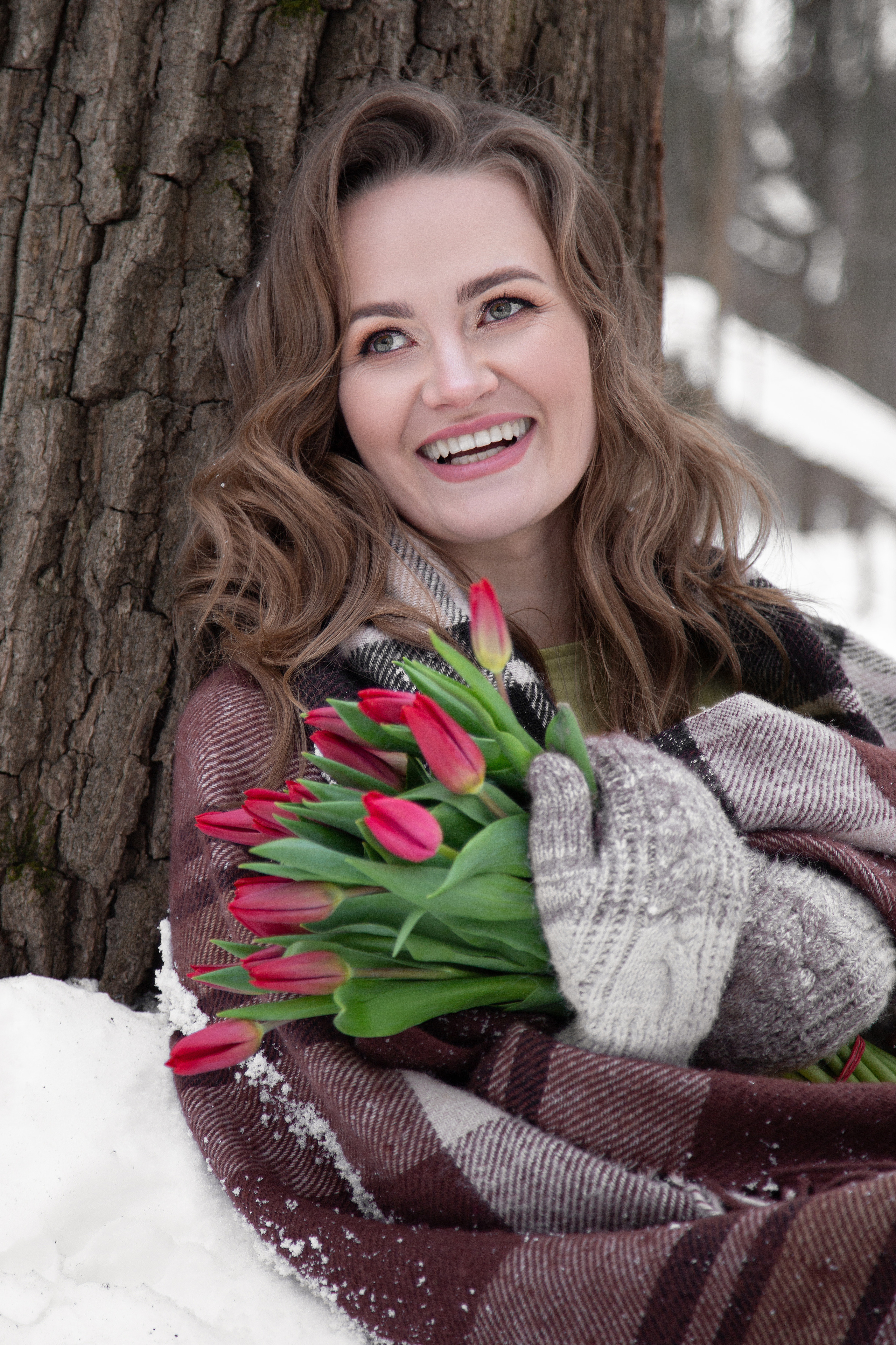 Зимняя фотосессия с тюльпанами — женский портрет в Москве | Анна Татаурова. Фотограф Анна Татаурова | Авторская фотосъемка в Москве