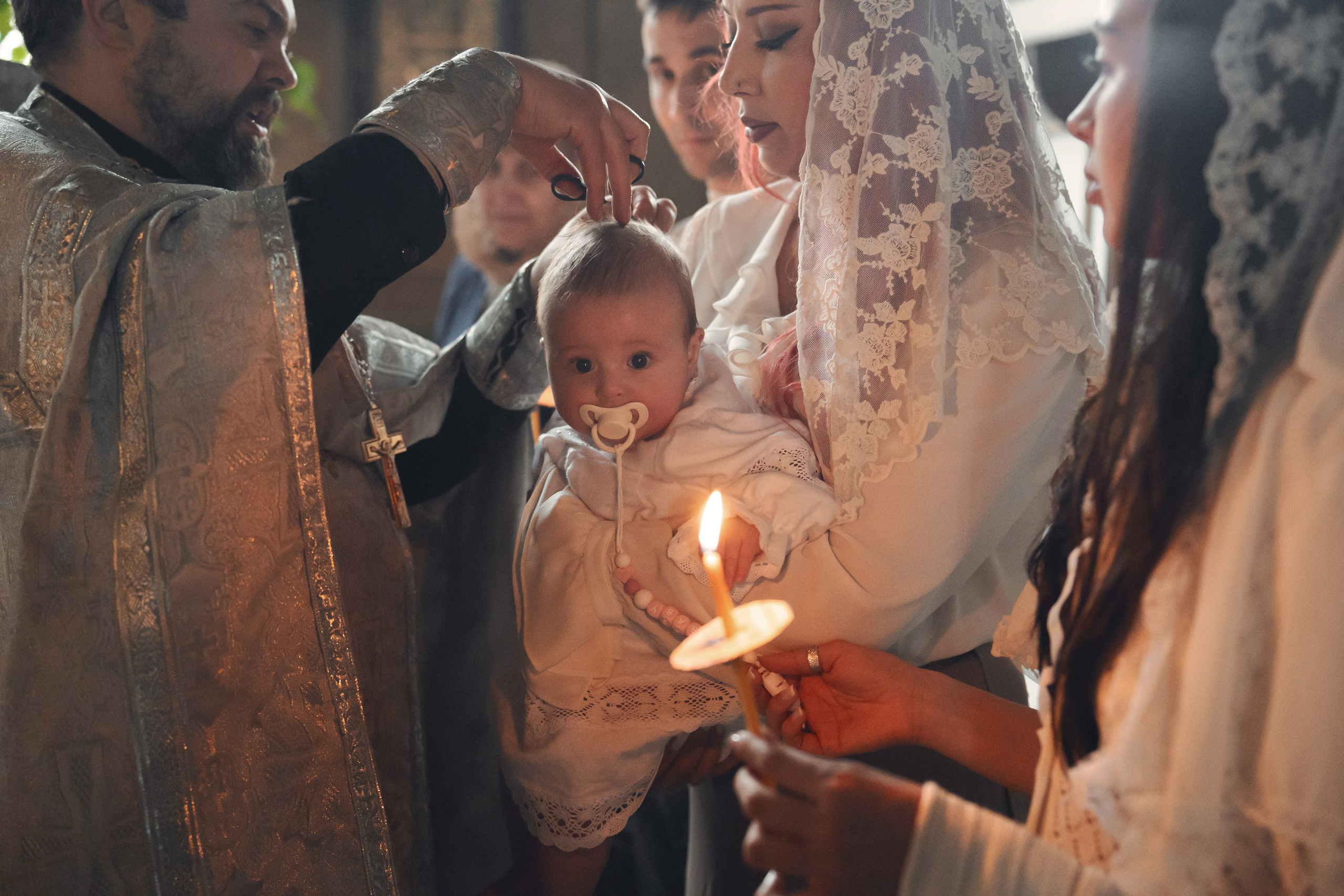 Крещение в православном Храме Воскресения Словущего в Даниловской Слободе. Семейный фотограф в Москве 📸