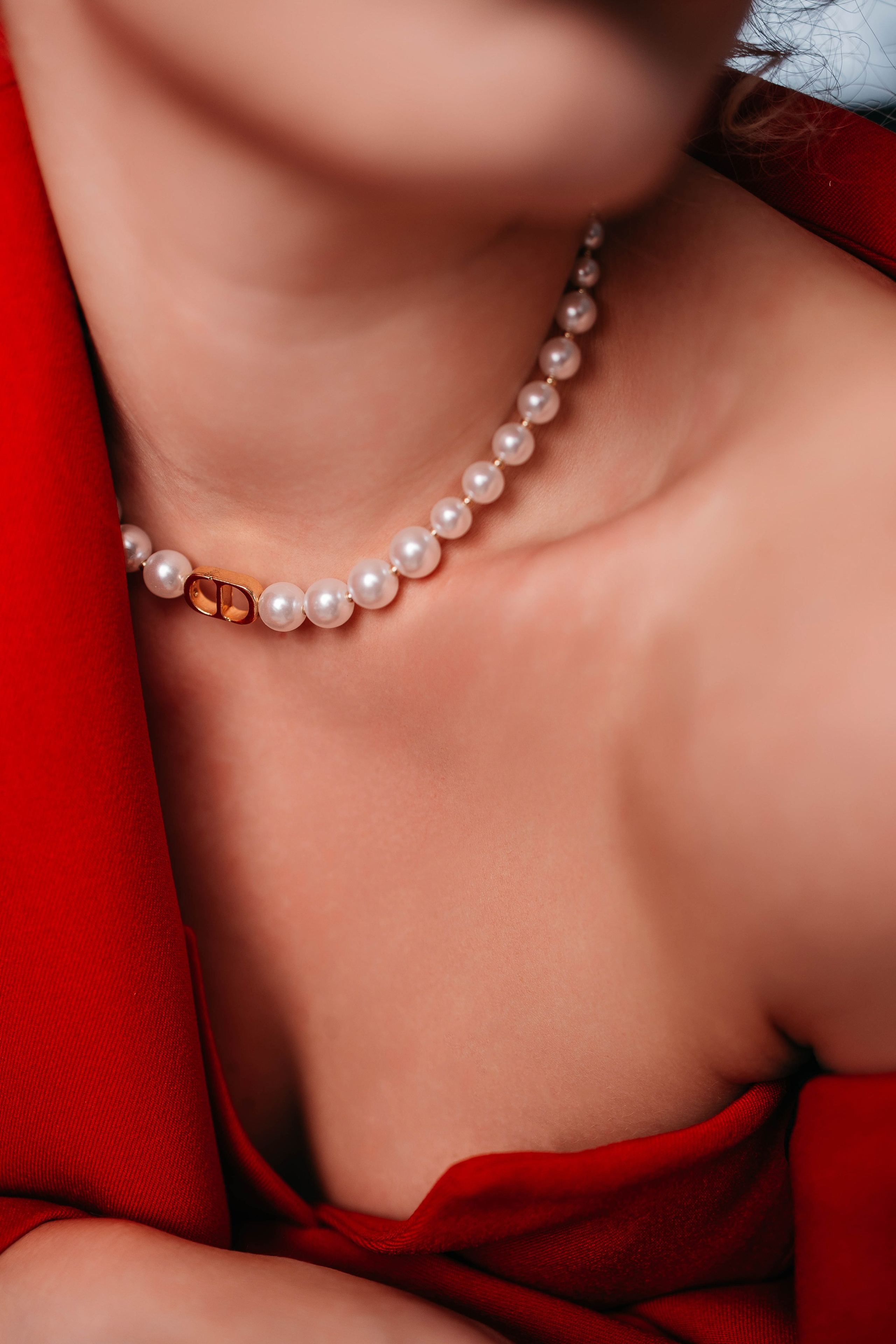 Ира в красном. Фотостудия Cute_photostudio в Твери. Фотограф в Твери Лагодная Яна