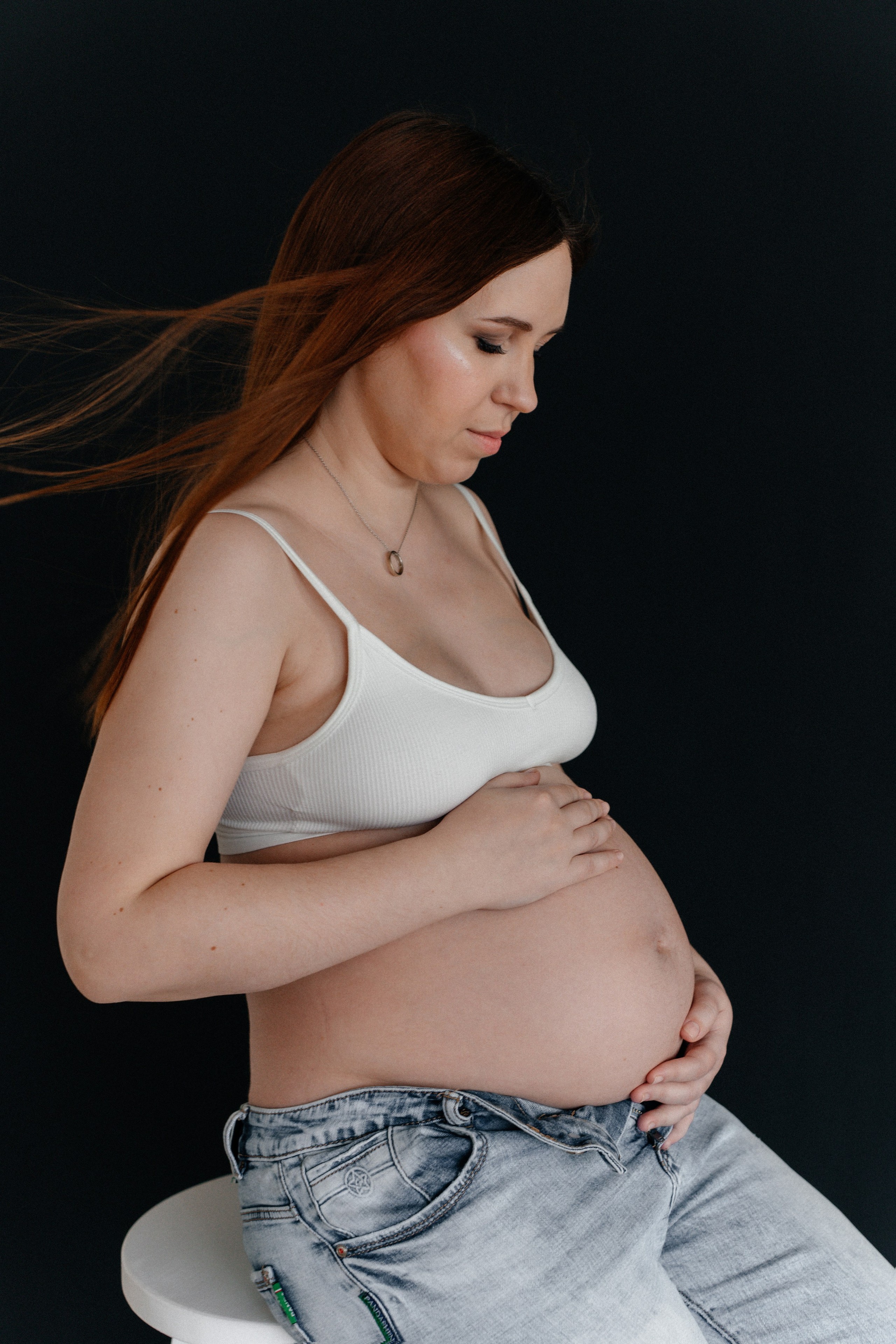 Нежность ожидания: фотосессия беременной девушки. Ваш семейный фотограф в Минске — Вика Трегубова