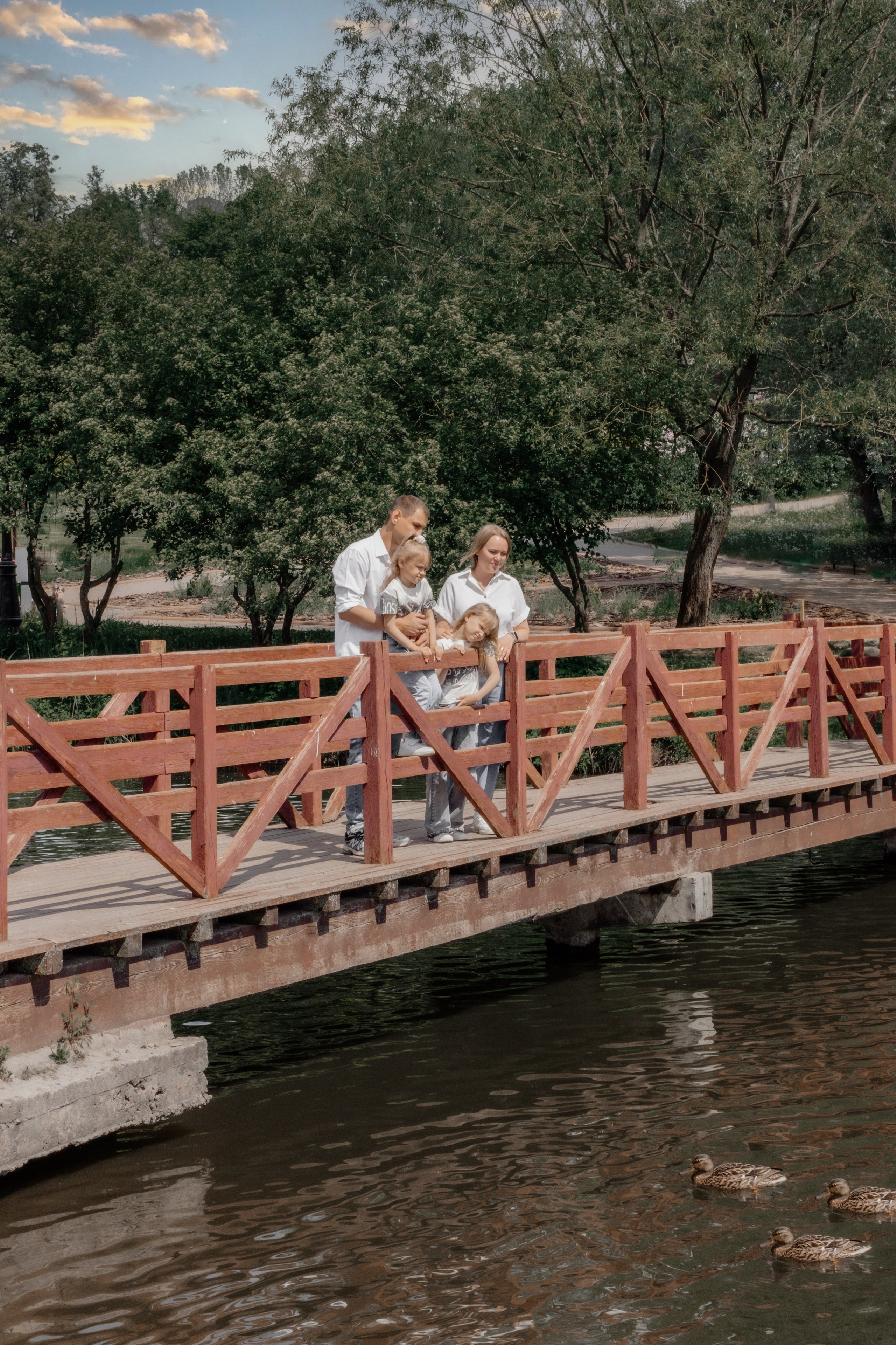 Семейная съемка в Лошицком парке. Ваш семейный фотограф в Минске — Вика Трегубова