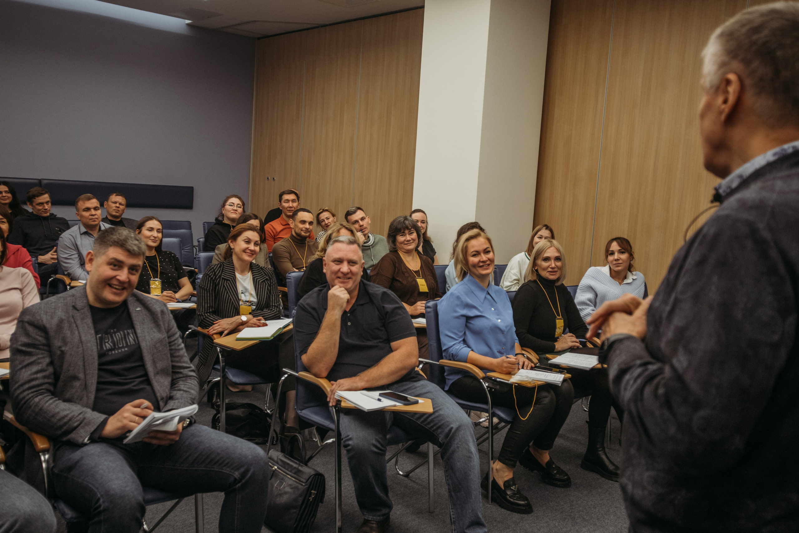 Тренинг по НЛП технологиям Михаила Пелехатого. Венера Гайн. Репортажный фотограф  Тюмень. Обучение фотографии с 0
