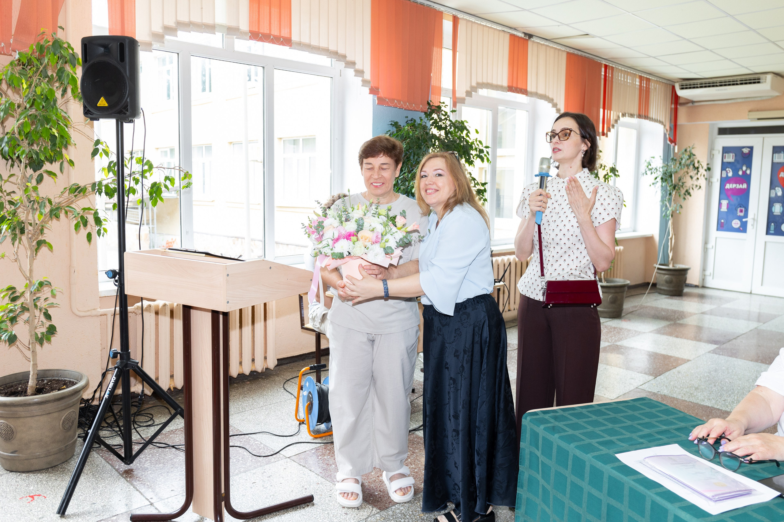 Вручение аттестатов (Гимназия№ 66). Фото и видеосъемка любых мероприятий в городе Краснодаре и Краснодарском крае. Щеколдин Антон