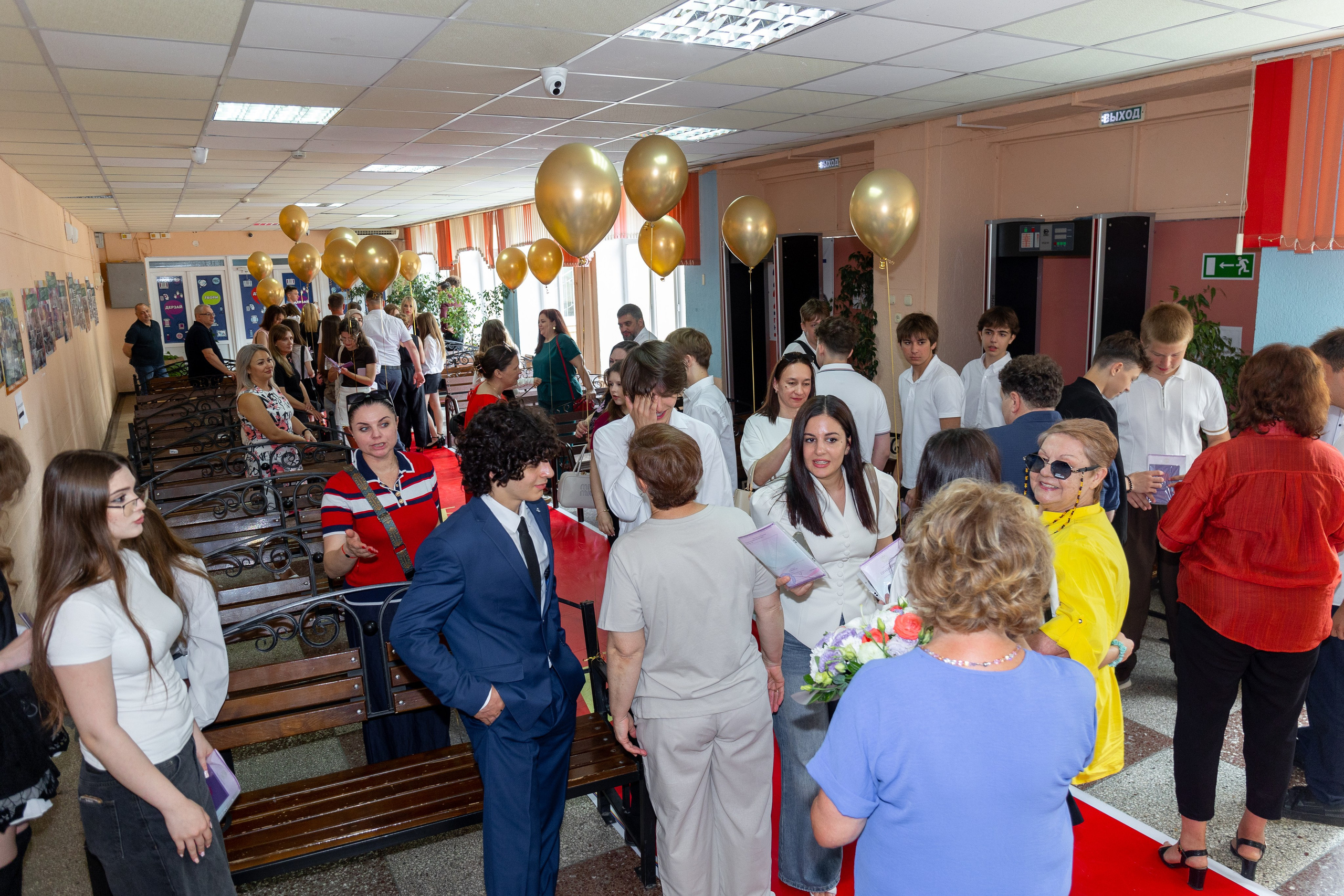 Вручение аттестатов (Гимназия№ 66). Фото и видеосъемка любых мероприятий в городе Краснодаре и Краснодарском крае. Щеколдин Антон