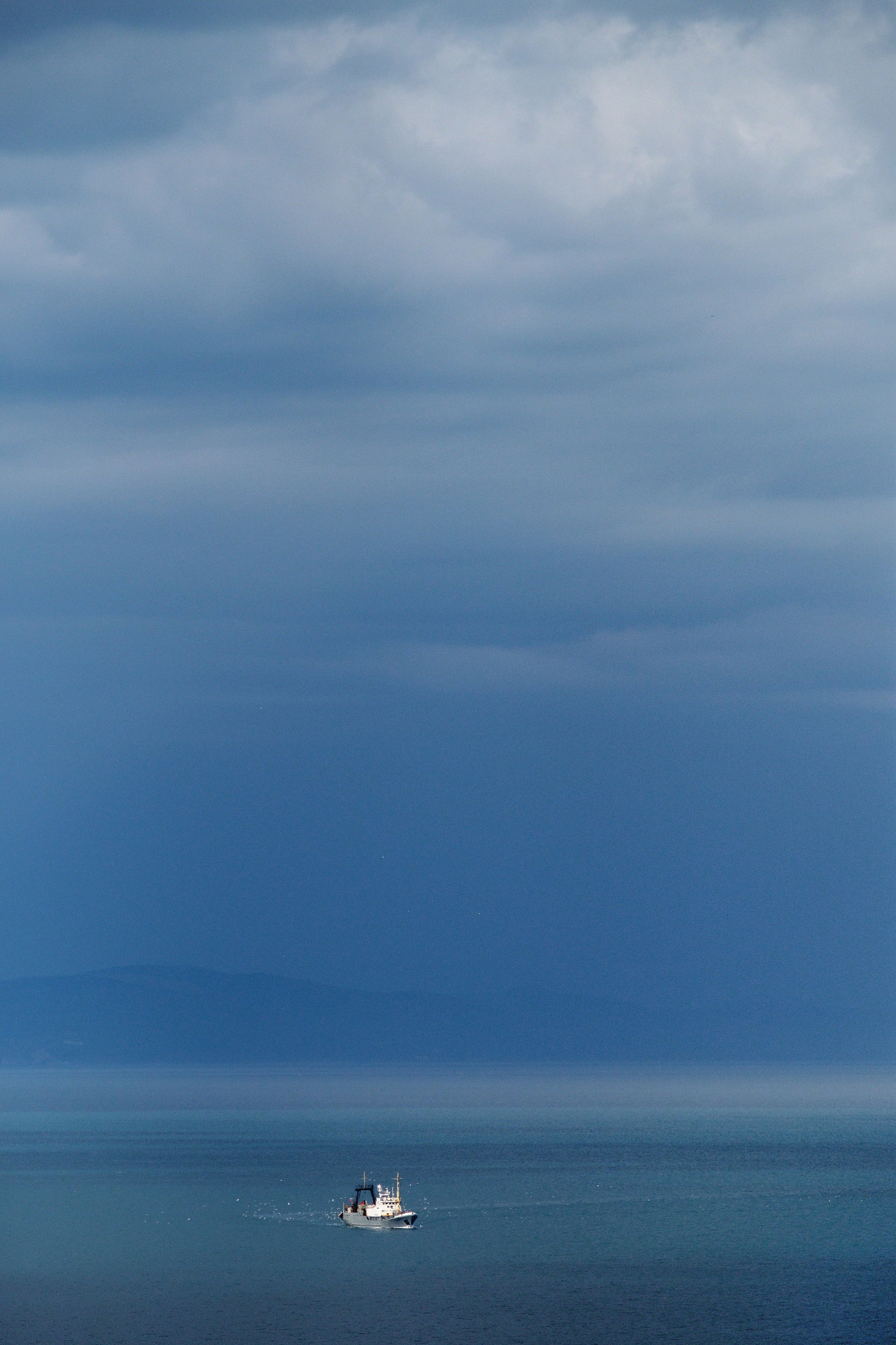 Фотографии для интерьера. Oleg Samoilov is a documentary photographer for brands that value an honest story