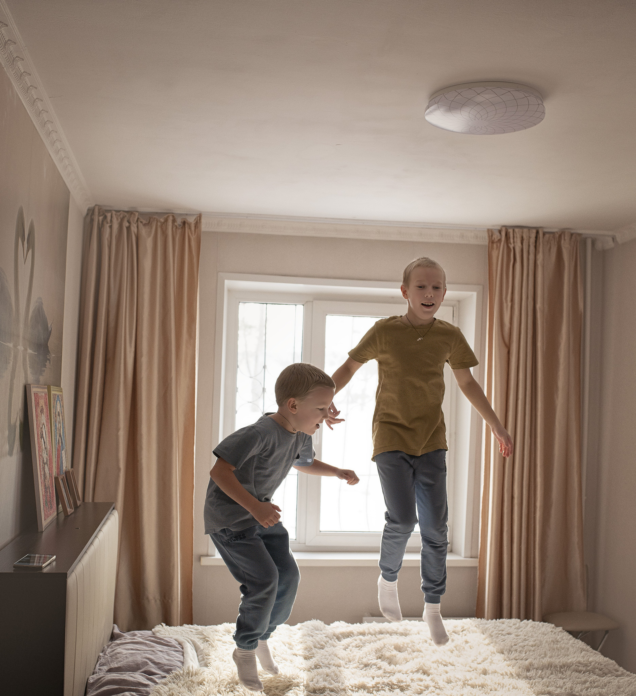 Семья Ляминых дома. Фотографы крещения/венчания  Красноярск Татьяна и Вячеслав Переваловы