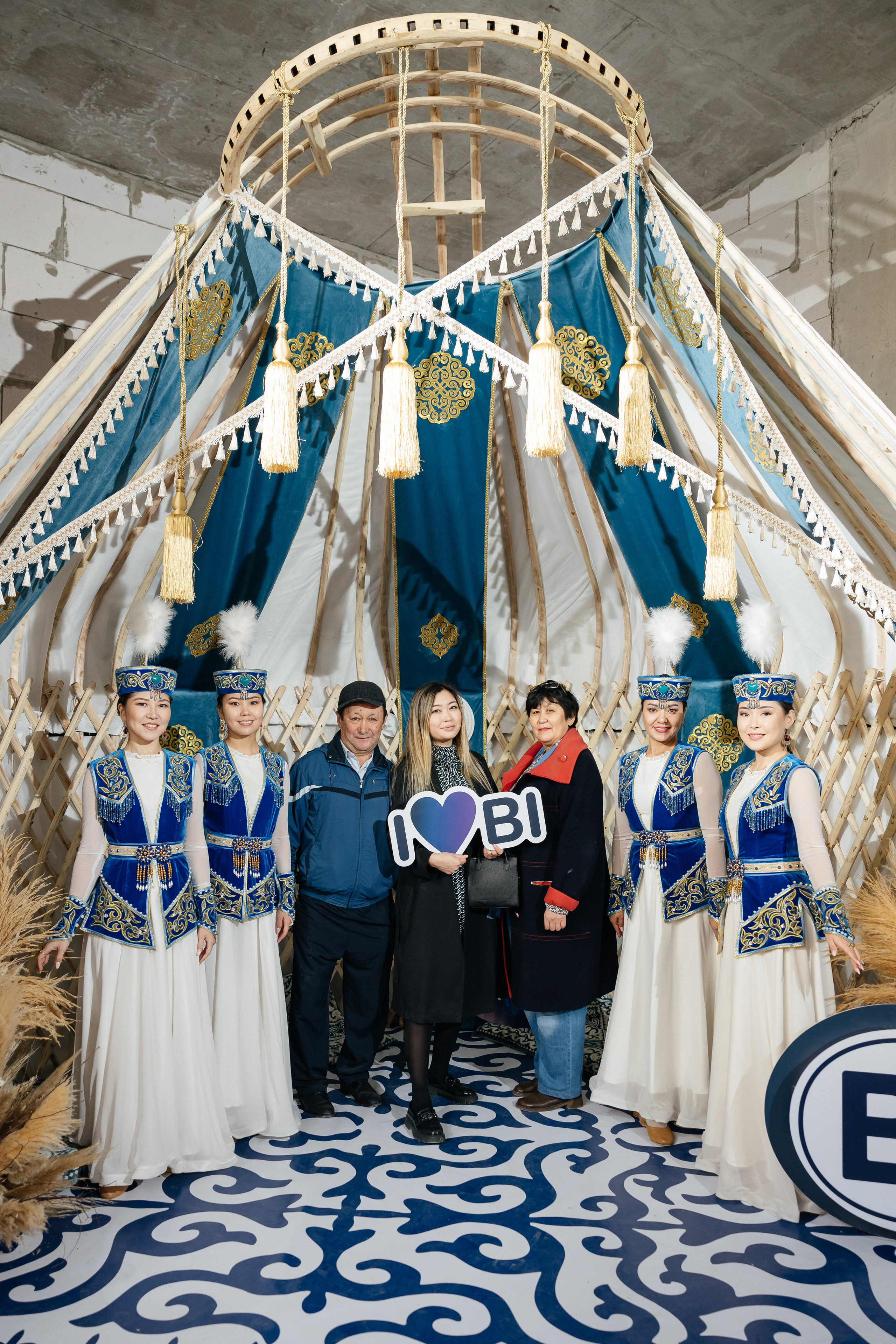 Проект 1. Вручение ключей BI Group. Дата: октябрь 2023. Профессиональный фотограф в городе Астана/Алматы Даурен Сембаев