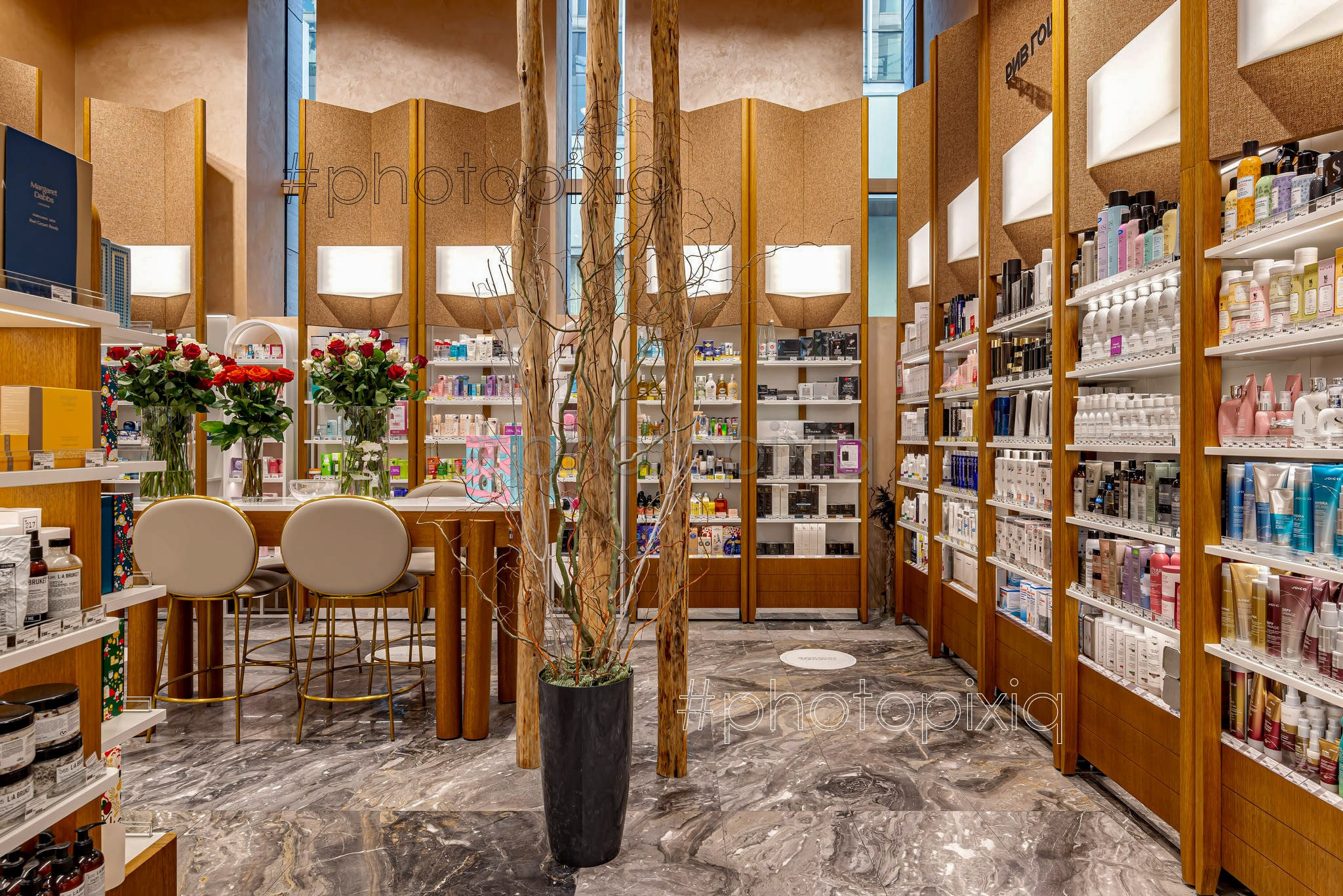Интерьерная съёмка магазина парфюмерии и косметики Рив Гош. Интерьерная съёмка и виртуальные туры — Интерьерный фотограф Кузнецов Сергей (photopixiq)