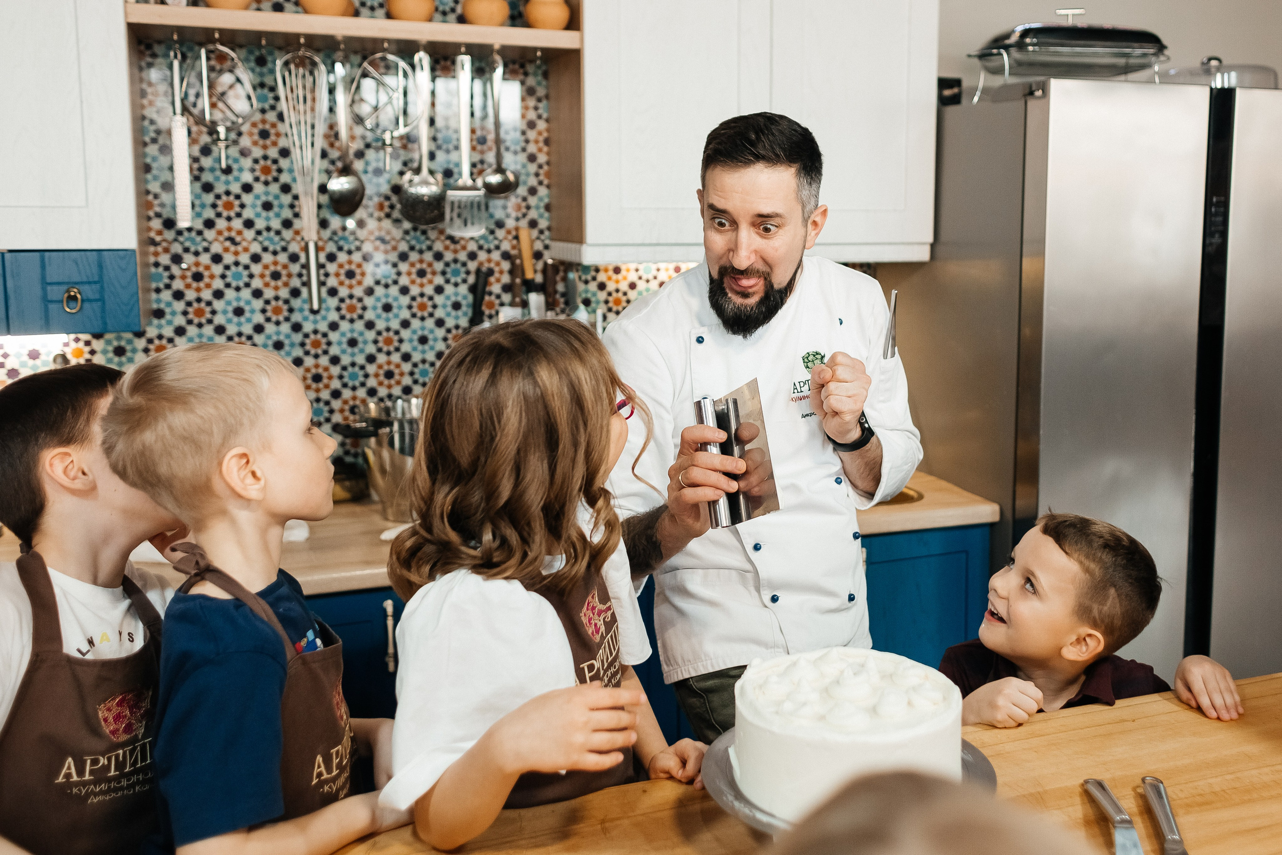 Детский мастер-класс в «АРТиШОК». Фотограф Кемерово | Сергей