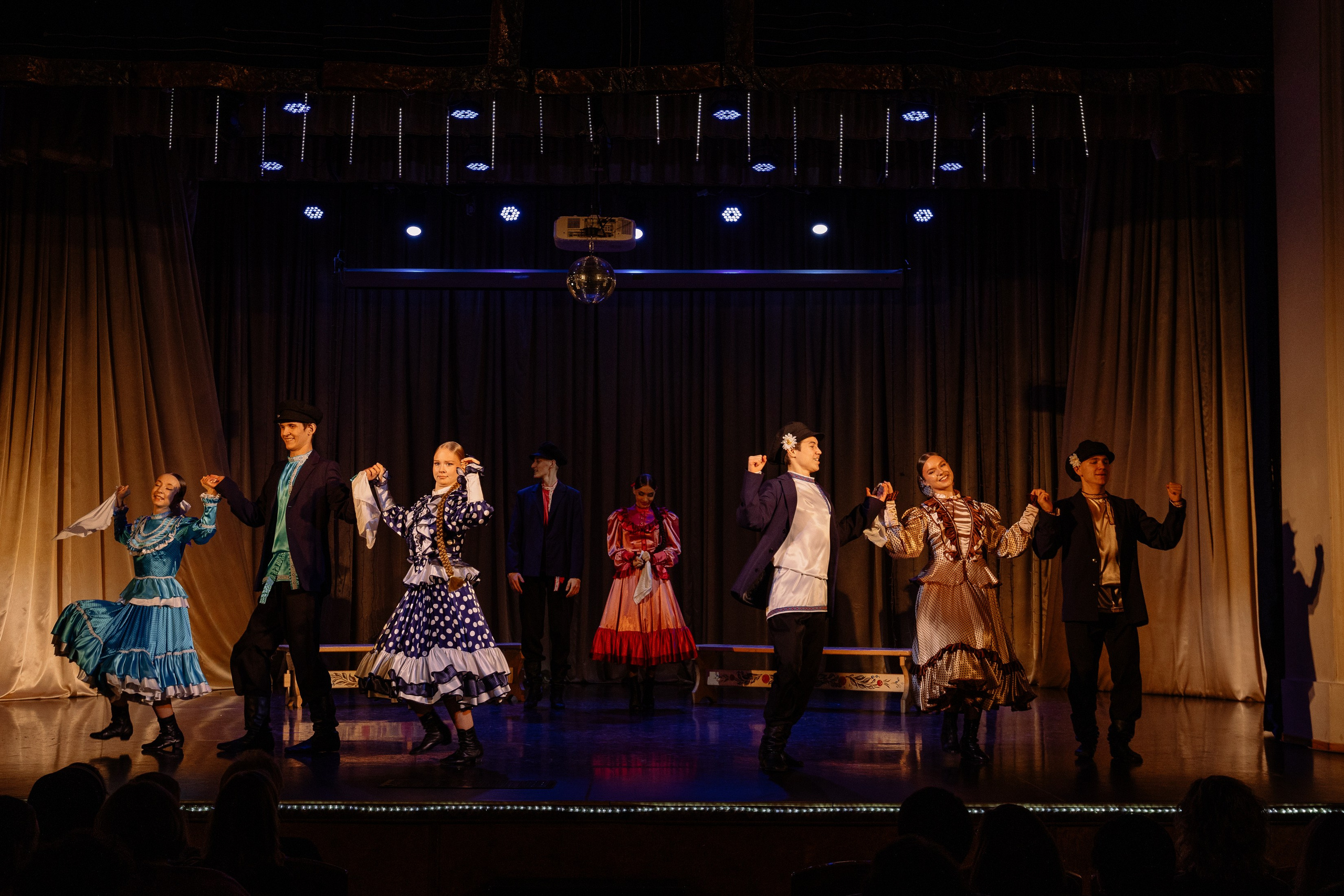 Сибирские узоры ДК Ефремова. Фотограф Юлия Мальцева