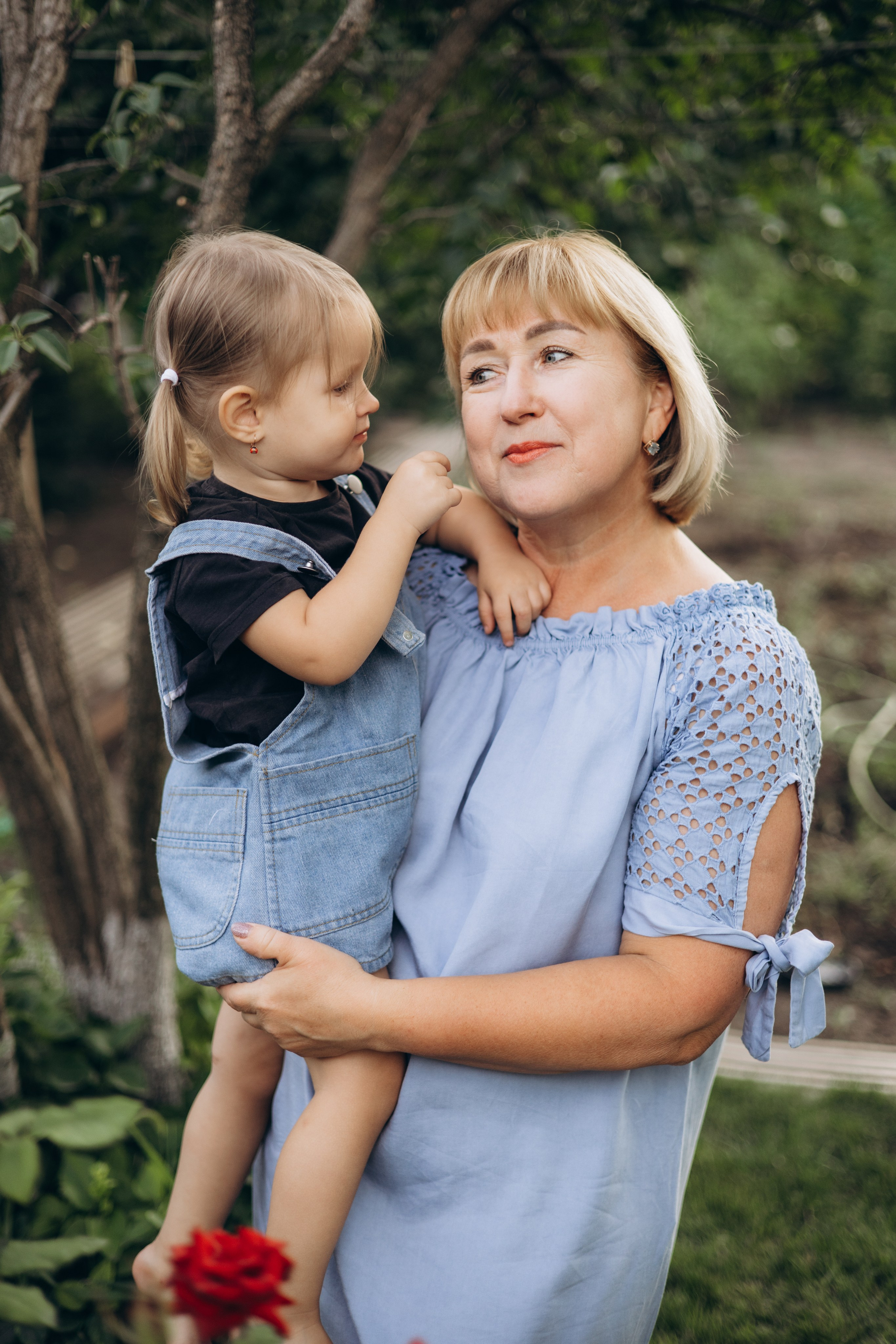 В гостях у бабушки с дедушкой. Фотограф Алевтина Матешук