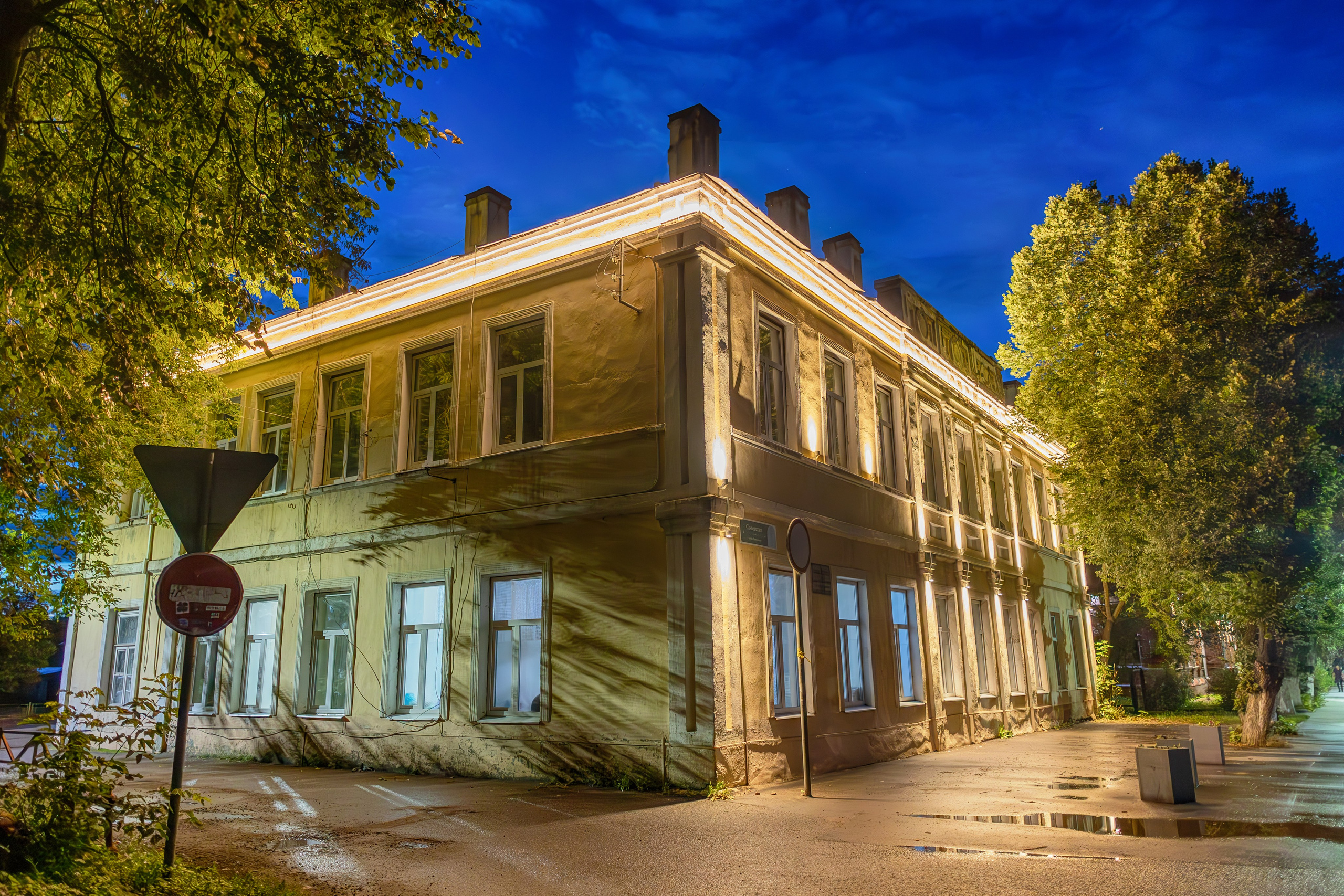 Вечерняя Прогулка по Ростовской Улице. 1000 куполов России, фотопроект Вадима Квятковского и Надежды Ельцовой