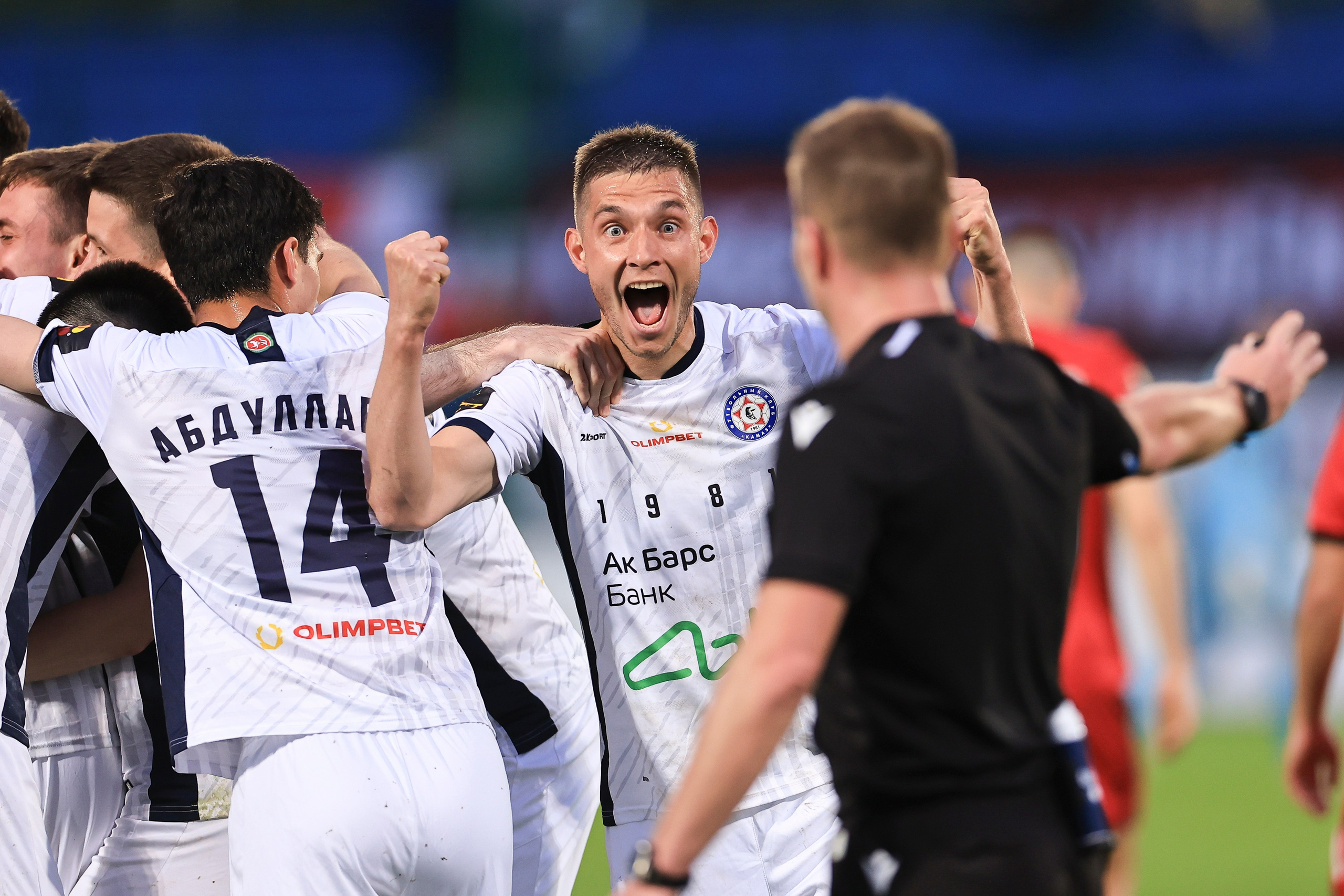 ФК Камаз — ФК Акрон. Спортивный репортажный фотограф Казань Нафис Сиразетдинов