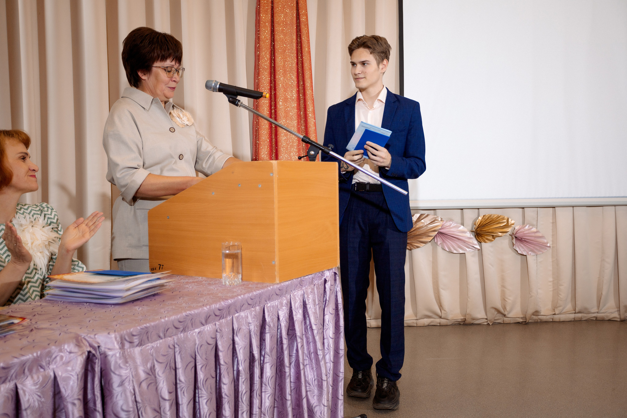 ВРУЧЕНИЕ АТТЕСТАТОВ: Пример. Все фото. Профессиональный фотограф в Ижевске Леша Петров