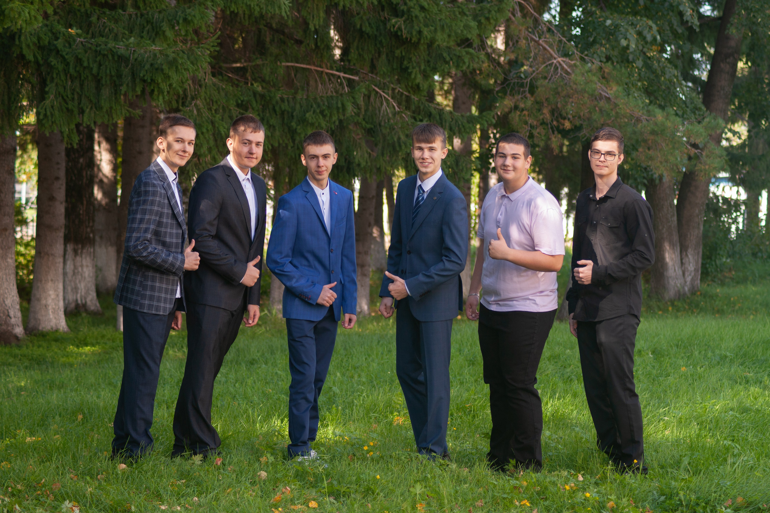 СШ № 1 Седельниково 11класс 2024 г. Фотограф и видеограф Павел Серобабов