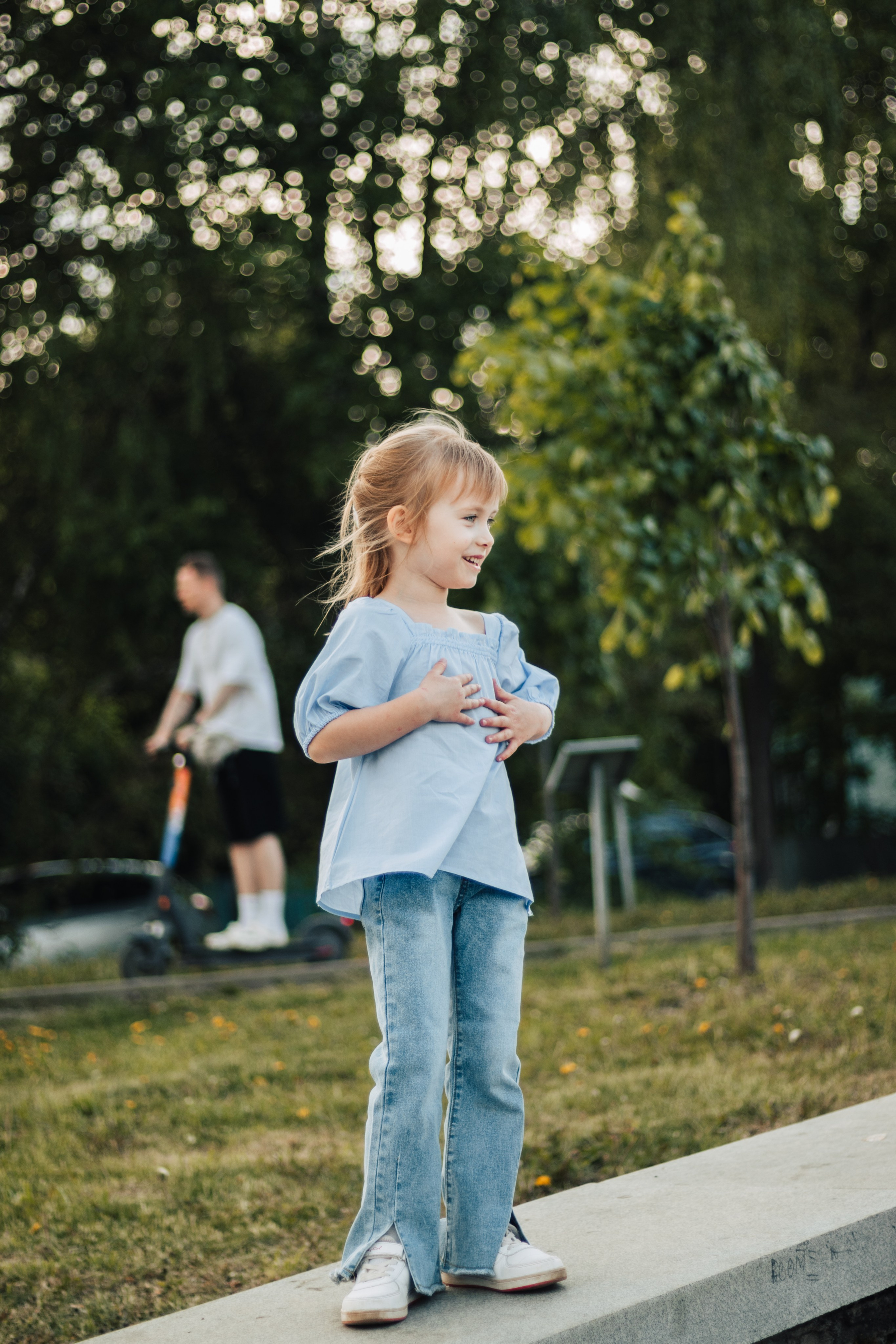 Прогулка с мамой по городу