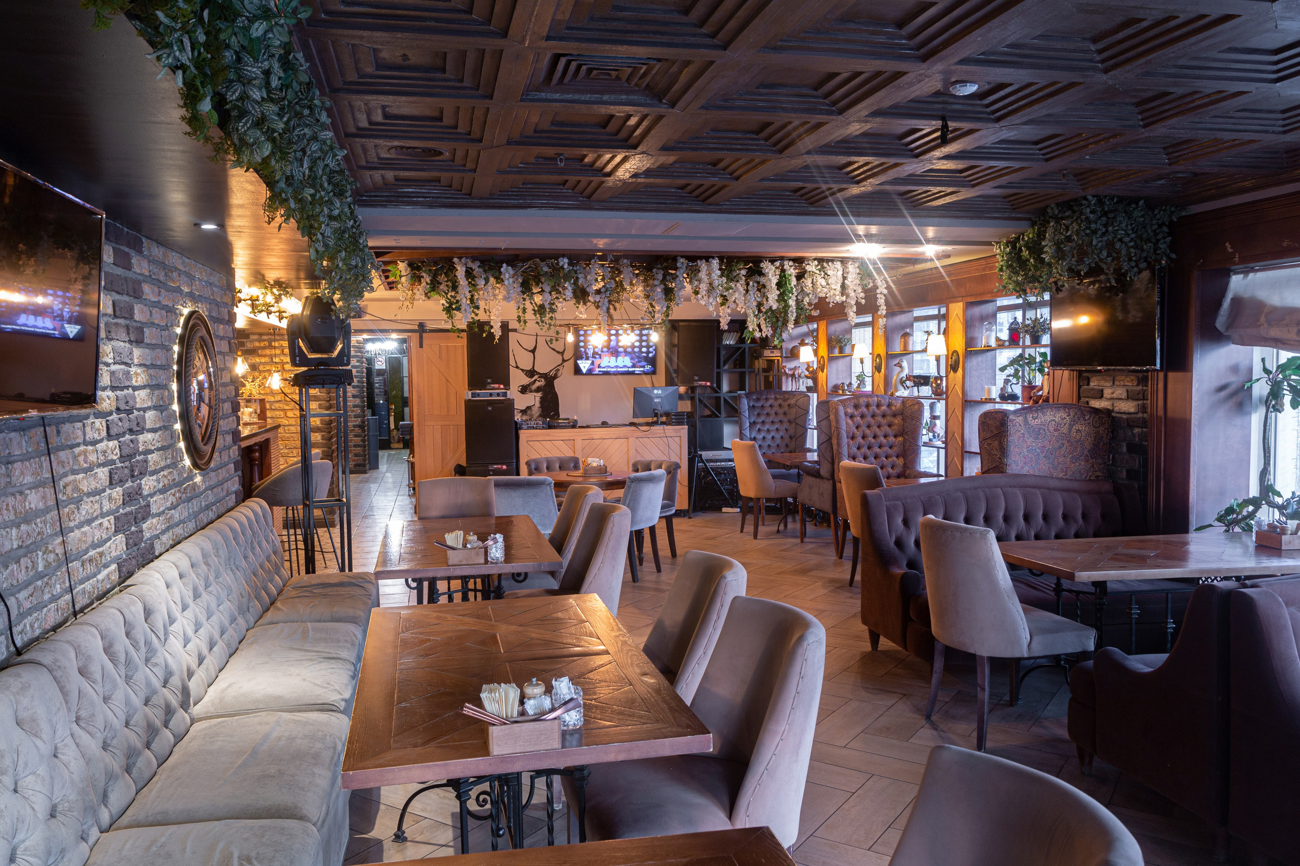 Интерьерная съёмка для кафе и ресторанов. Предметный и репортажный фотограф Алексей Кротов