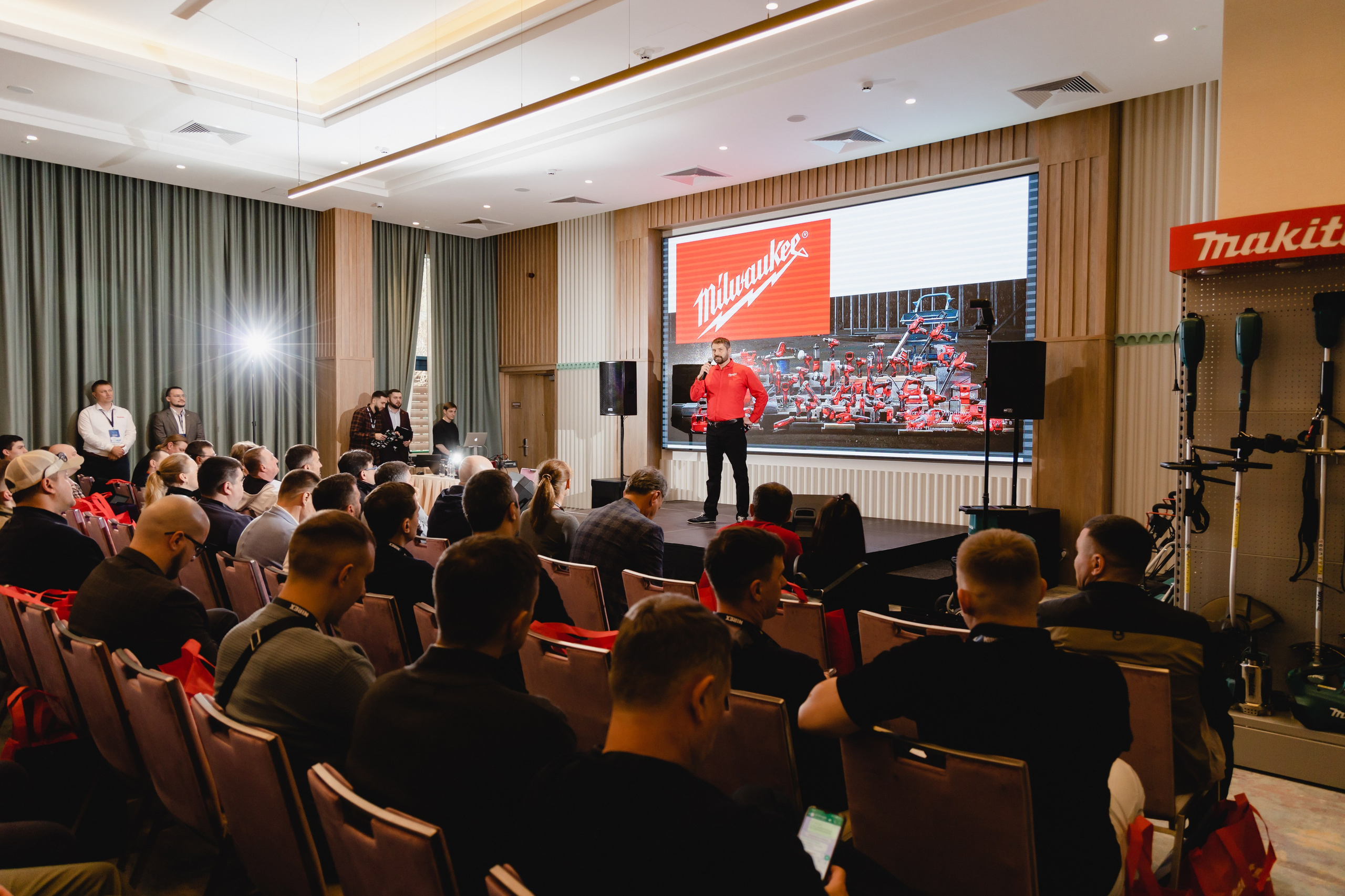 Репортажная фотосъёмка Краснодар , репортажный фотограф Краснодар, фотосъёмка выставки, фото репортаж, фотосъёмка конференция , фотограф Лагута Надежда, репортажный фотограф Краснодар. 