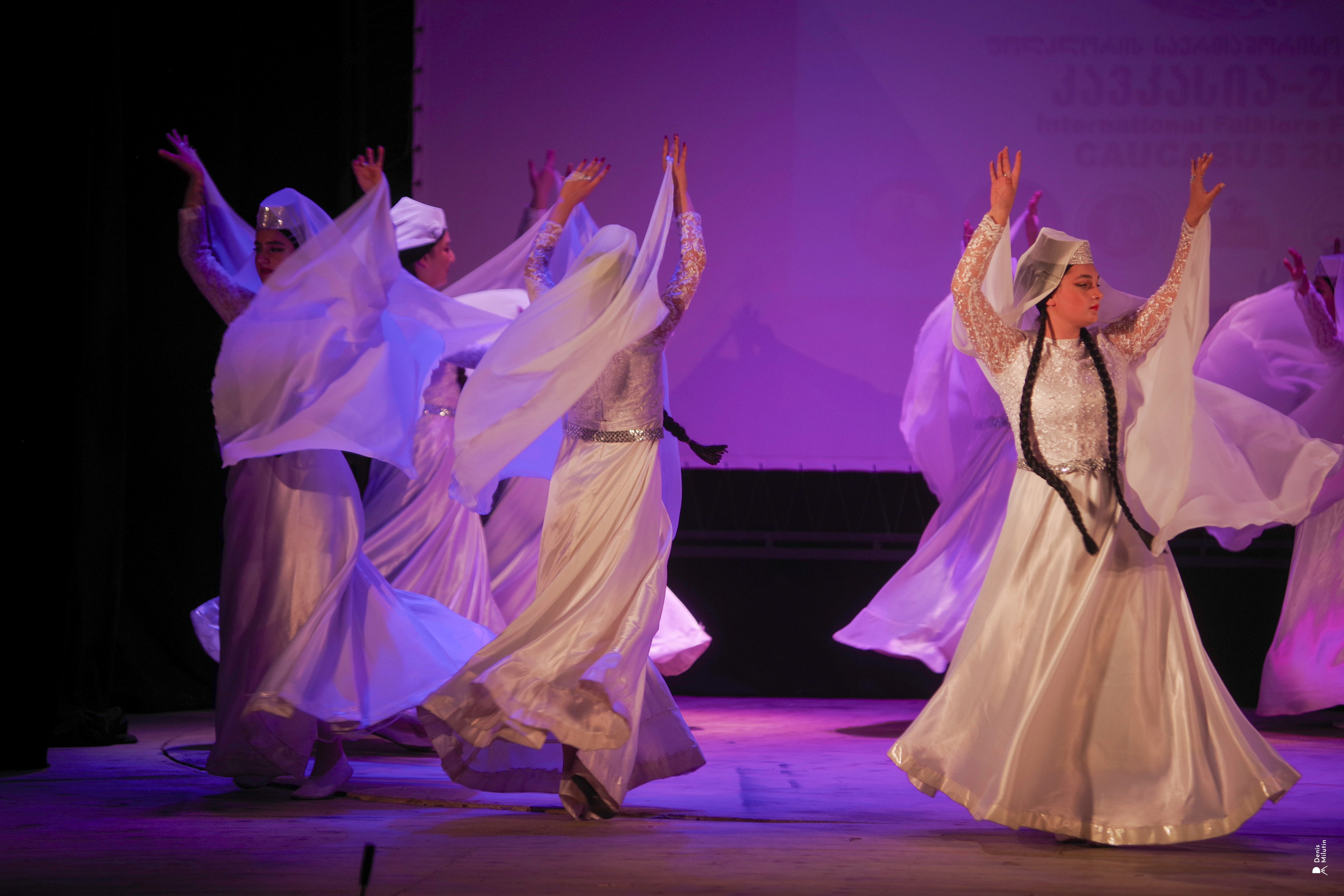 Танцы в прекрасном Они. Портретный фотограф Денис Милютин