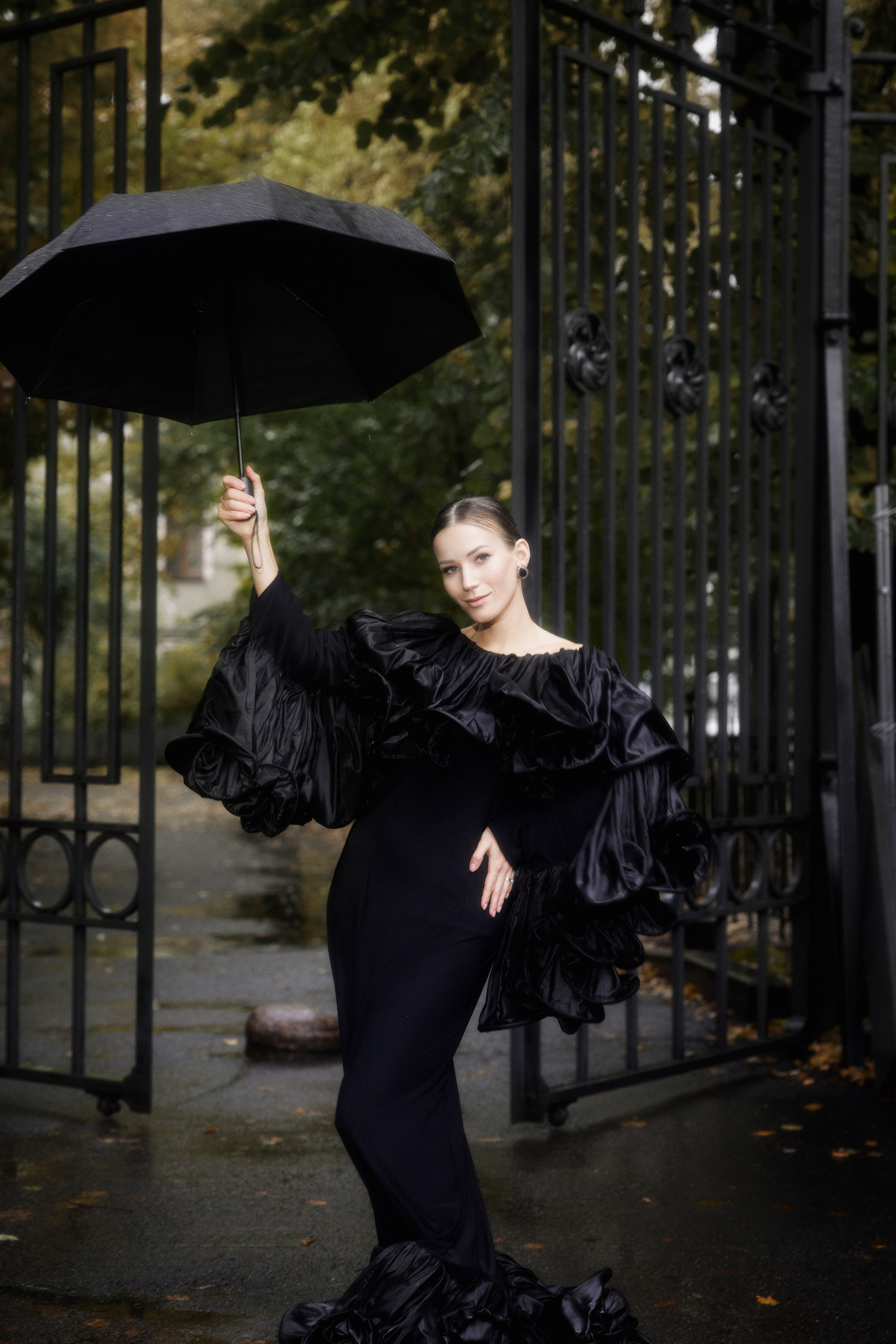 уличная съемка  съемка девушки в нарядном праздничном платье в студии фотограф питер санкт-петербург женский портрет женская портретная съемка 