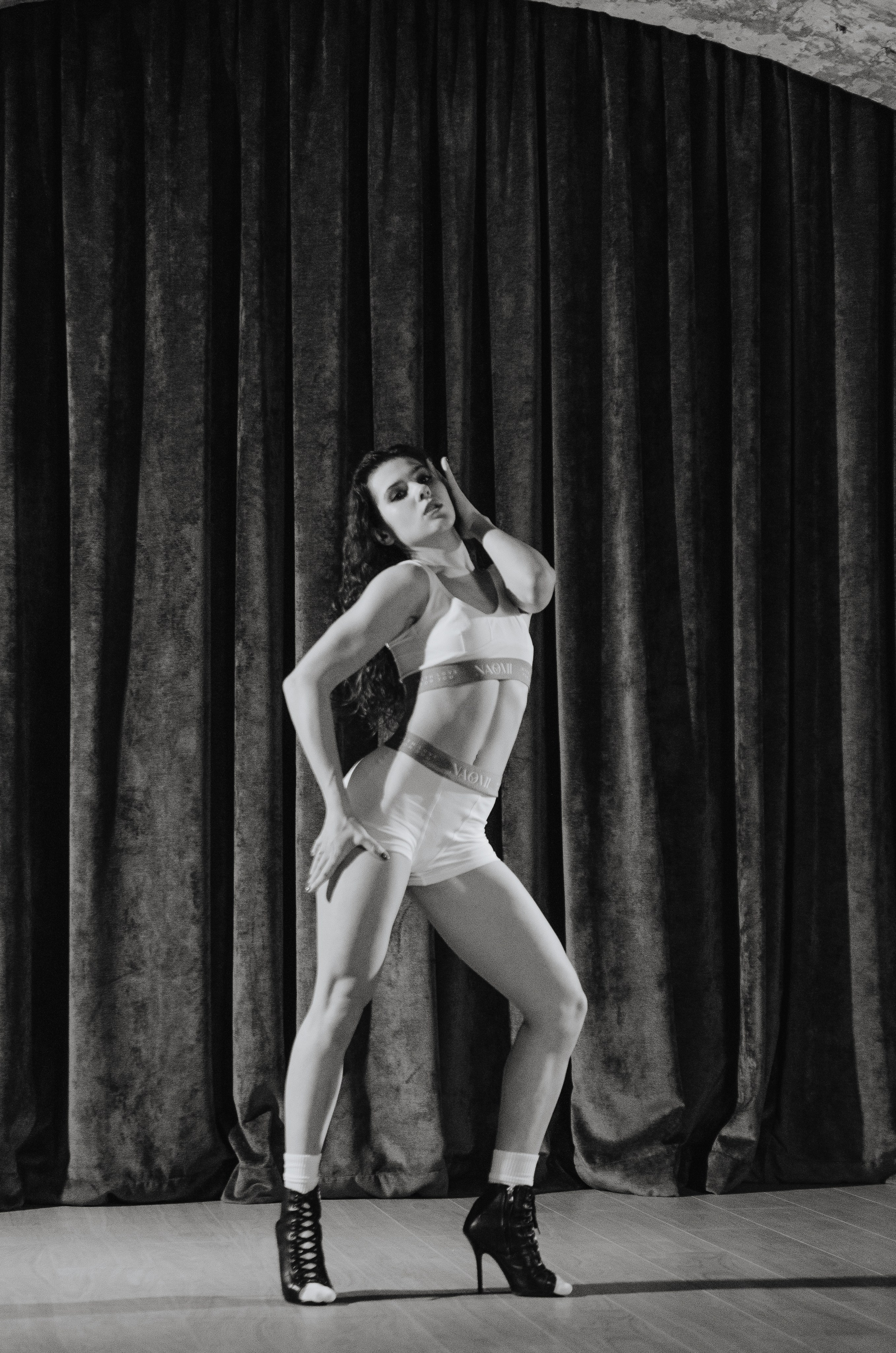 Фото-подглядки с видеосъемки танцевальной команды «Secret». Денисова Аля — фотограф для парных съемок и индивидуальных историй в Барнауле