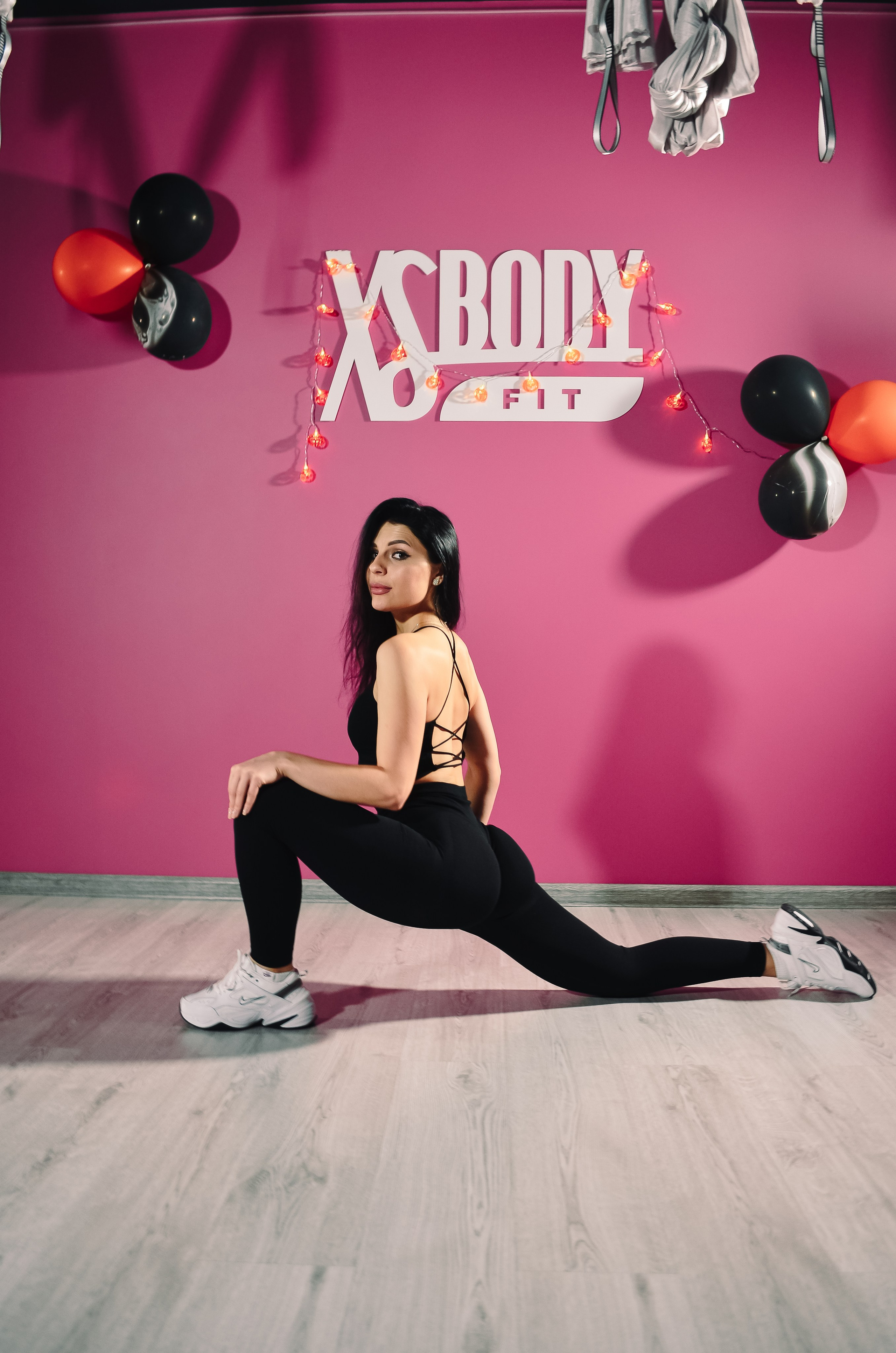 Фоторепортаж мероприятия в фитнес-клубе. Денисова Аля — фотограф для парных съемок и индивидуальных историй в Барнауле