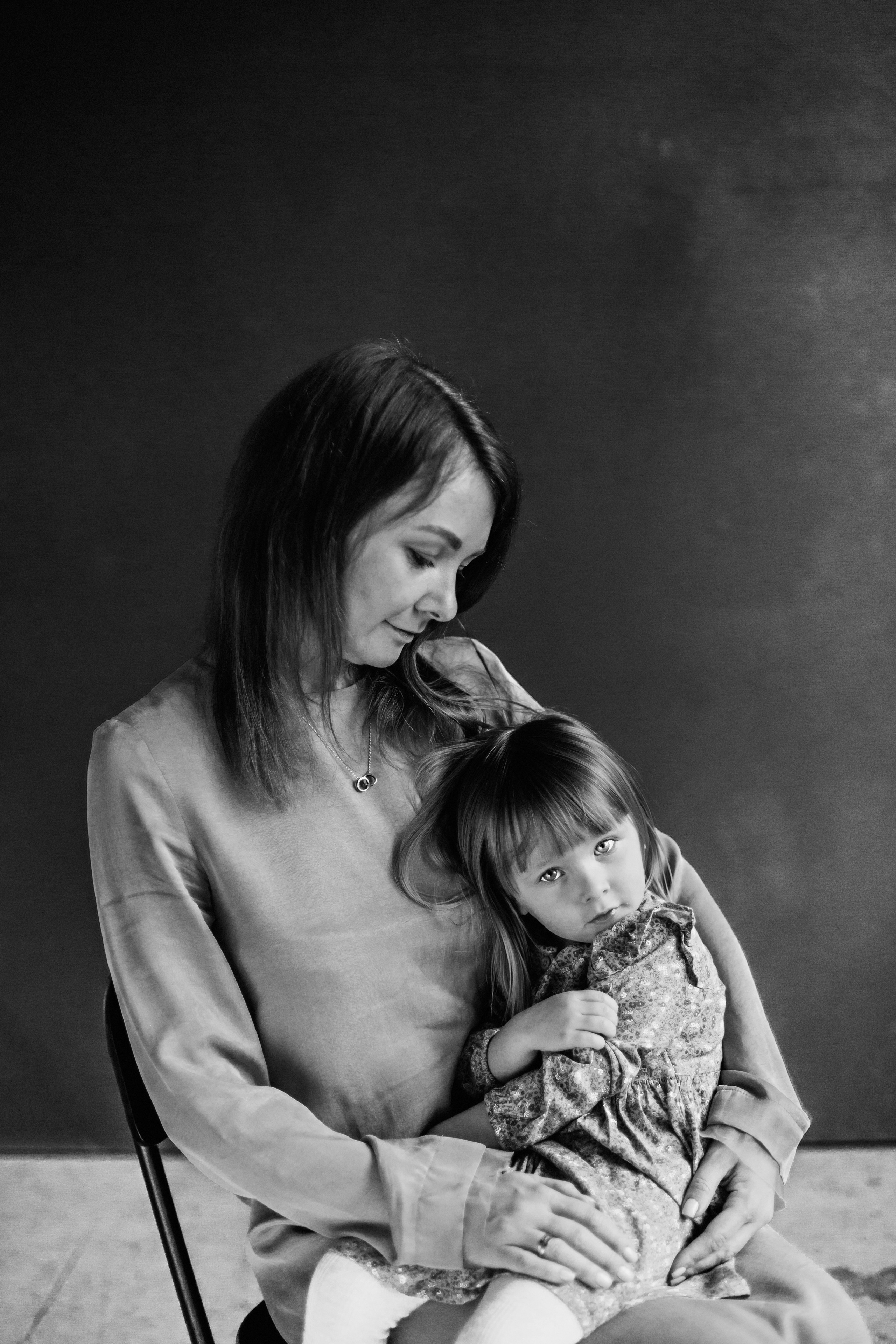 Фотосессия маленькой дочки с мамой в фотостудии Pavilion. Детский, свадебный и семейный фотограф Юлия Курбатова, Санкт-Петербург