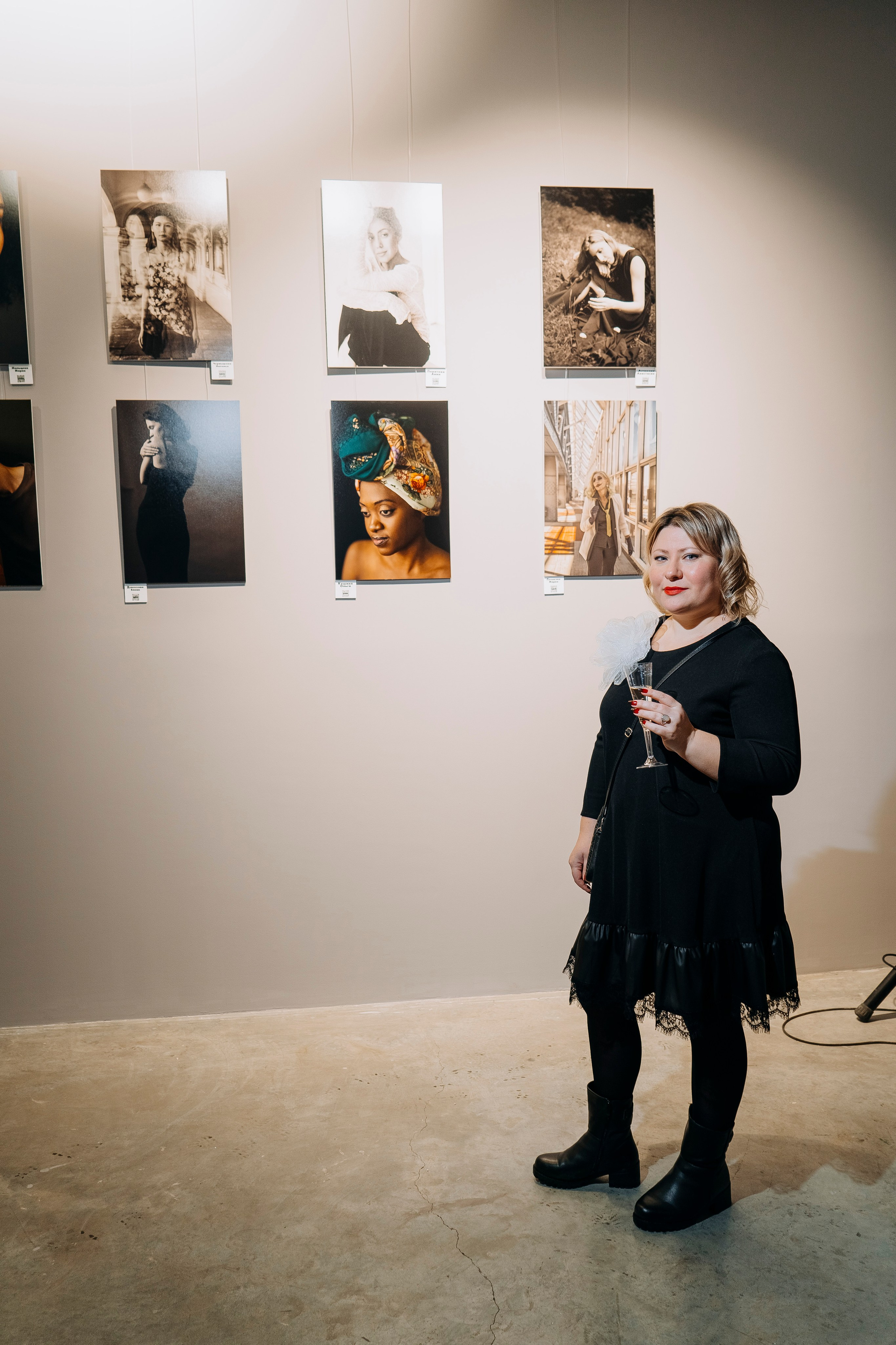 Вернисаж фотовыставки MFamilia «Гармония различий». Организация фотовыставок в Петербурге и Москве, MFamilia (МФамилия)