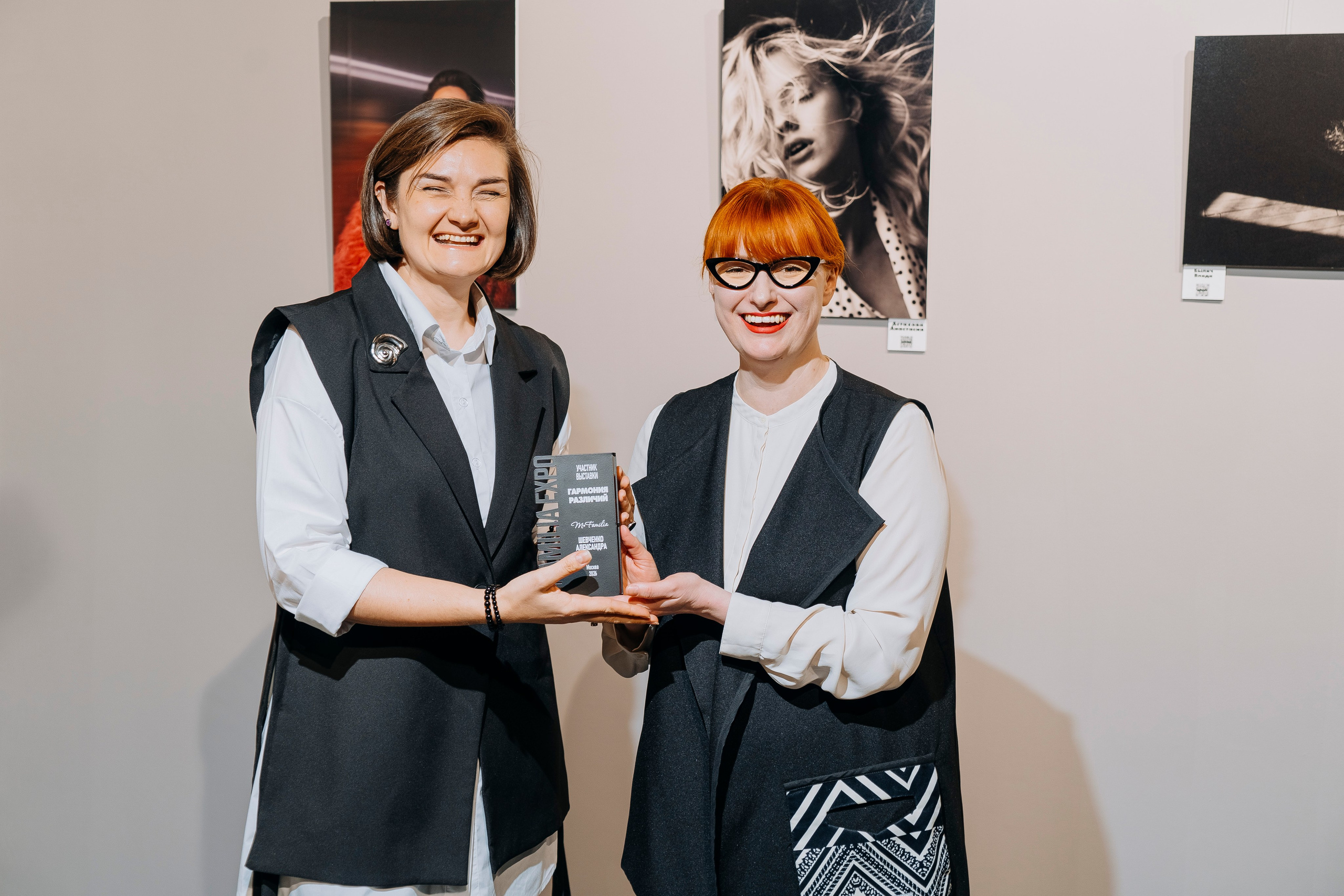 Вернисаж фотовыставки MFamilia «Гармония различий». Организация фотовыставок в Петербурге и Москве, MFamilia (МФамилия)