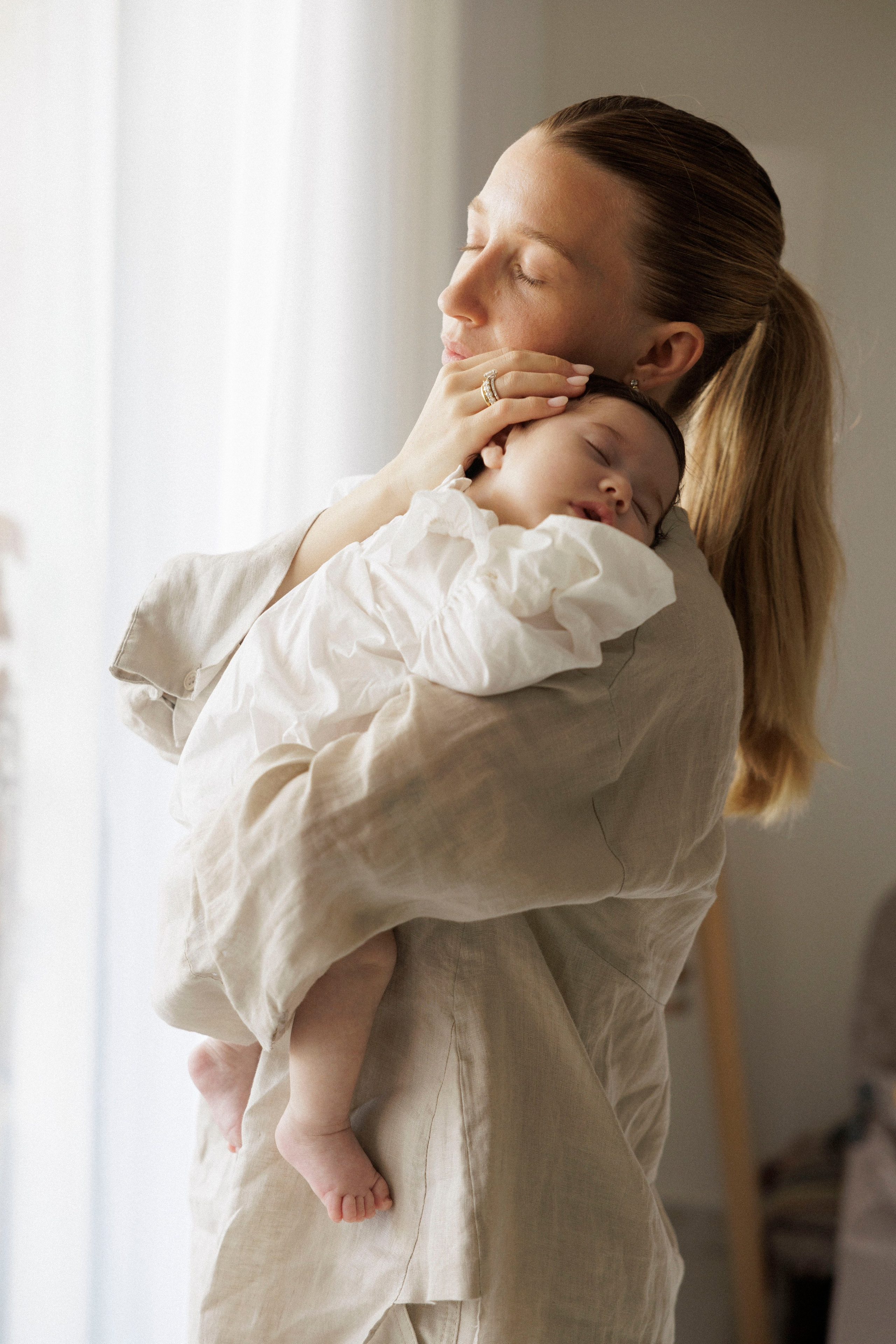 New born family photoshoot at home. Wedding and family photographer